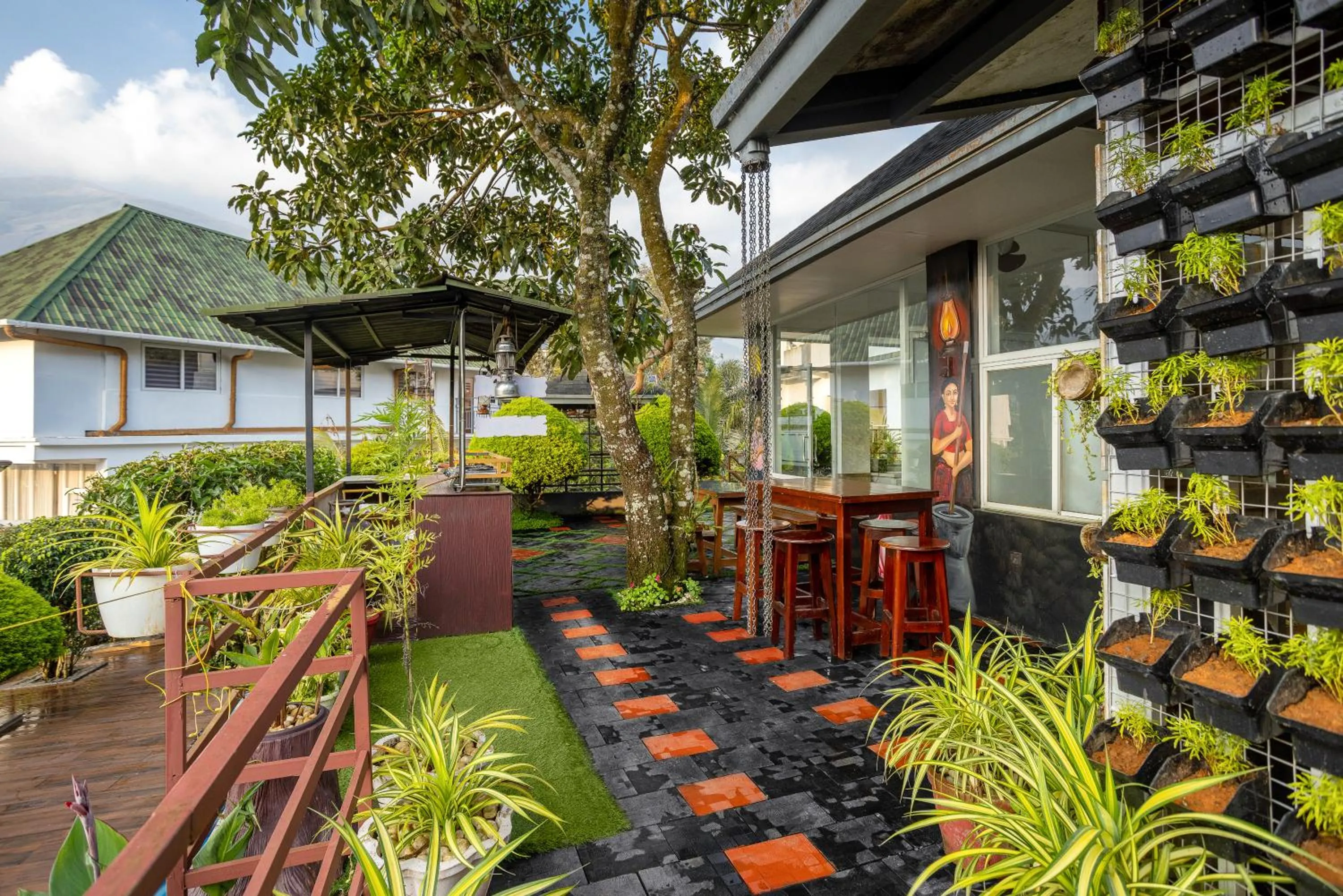 Restaurant/places to eat in Star Emirates Luxury Resort and Spa, Munnar