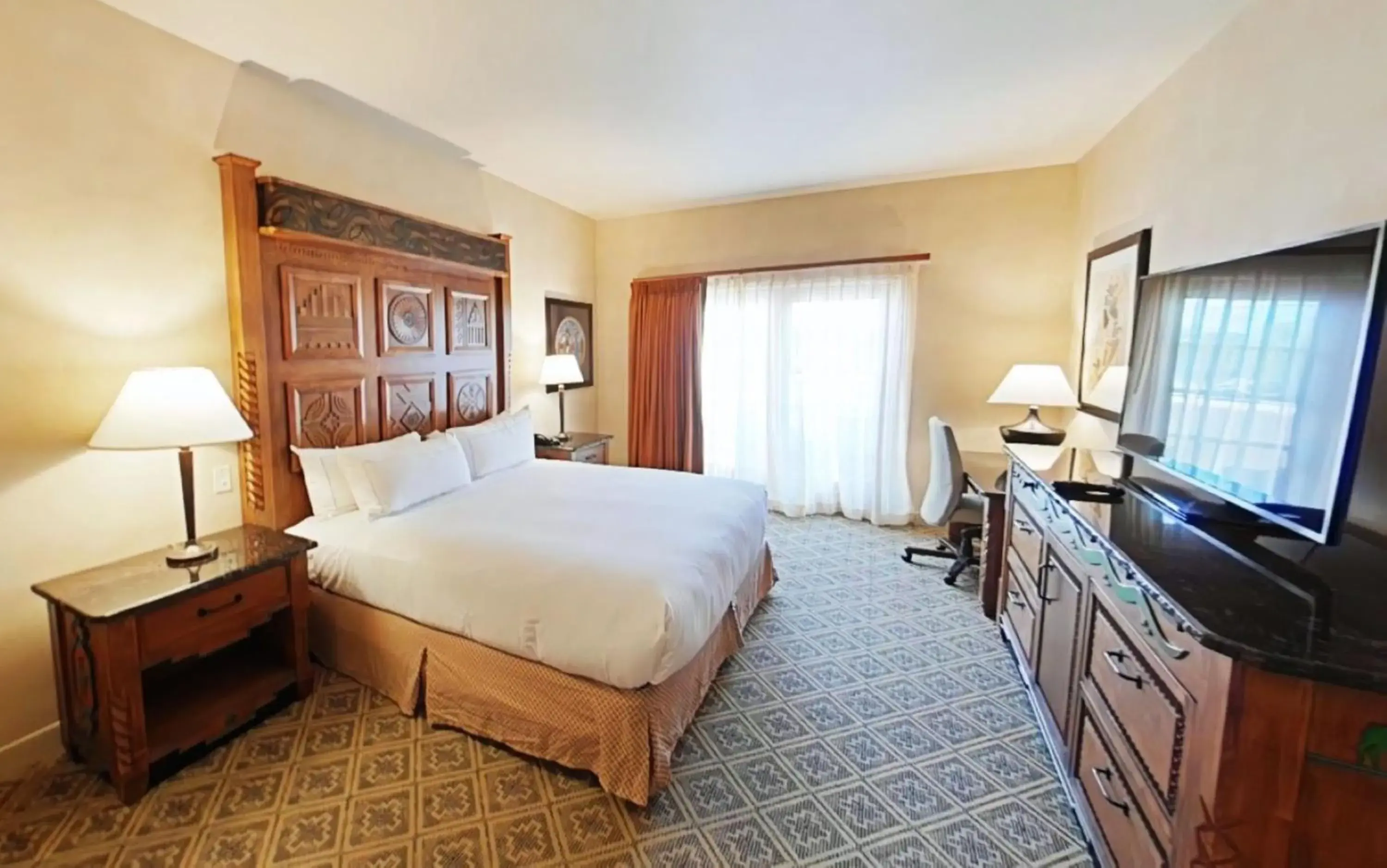 King Room with Roll-In Shower - Mobility Access in Hilton Santa Fe Buffalo Thunder King Room with Roll-In Shower - Mobility Access in Hilton Santa Fe Buffalo Thunder