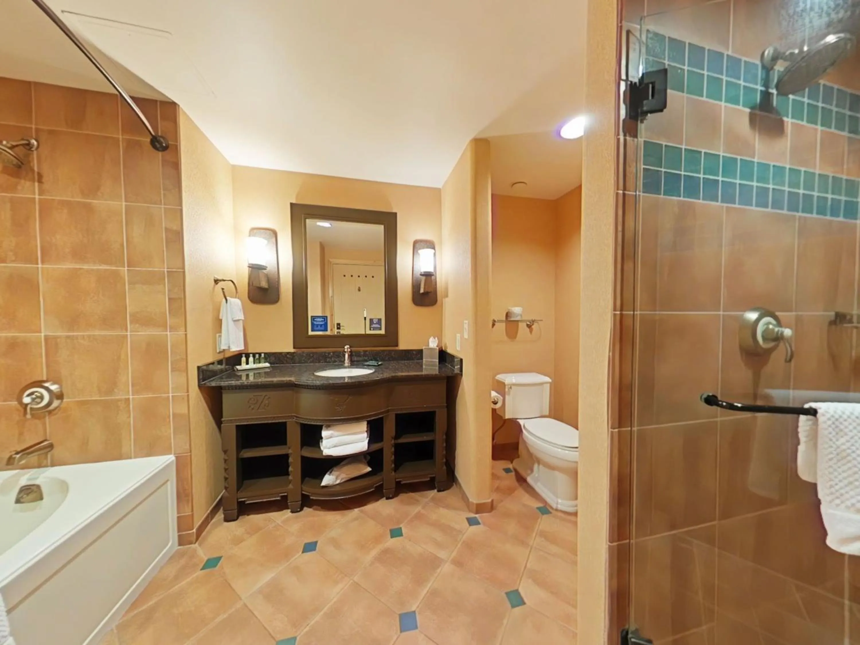 Shower in Hilton Santa Fe Buffalo Thunder