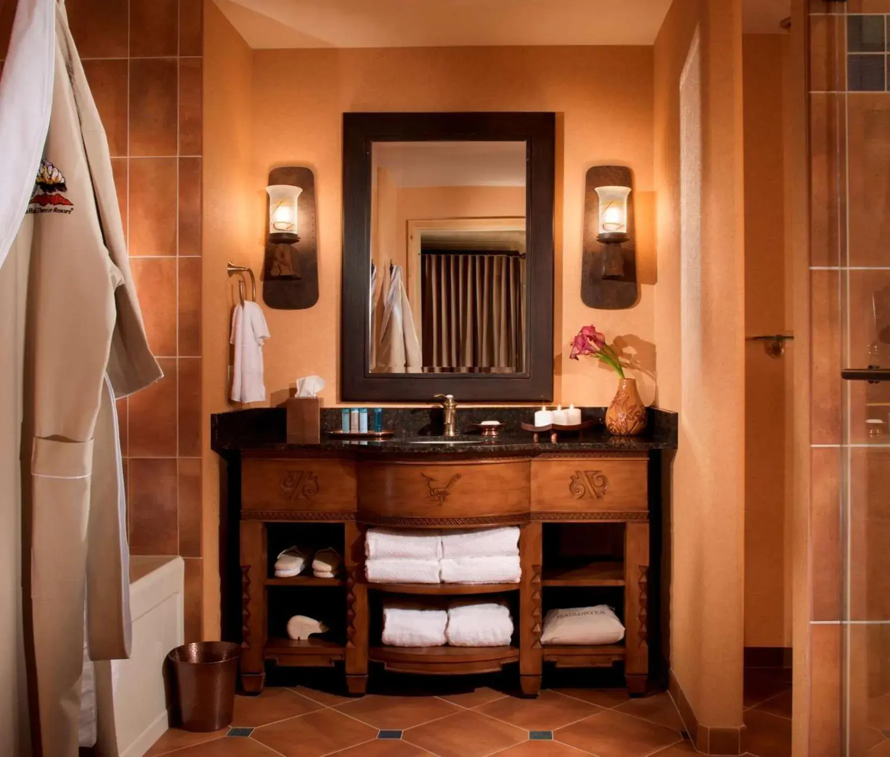 Queen Room with Two Queen Beds in Hilton Santa Fe Buffalo Thunder Queen Room with Two Queen Beds in Hilton Santa Fe Buffalo Thunder