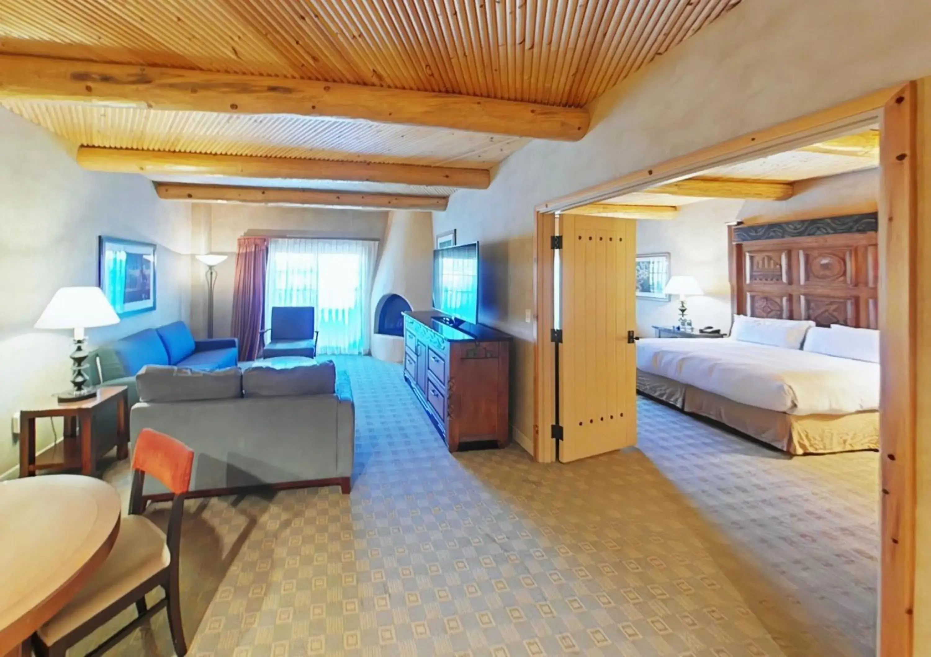 Deluxe King Suite in Hilton Santa Fe Buffalo Thunder Deluxe King Suite in Hilton Santa Fe Buffalo Thunder