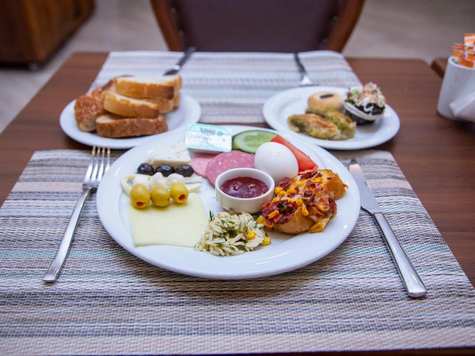 Breakfast in HHK Hotel Downtown