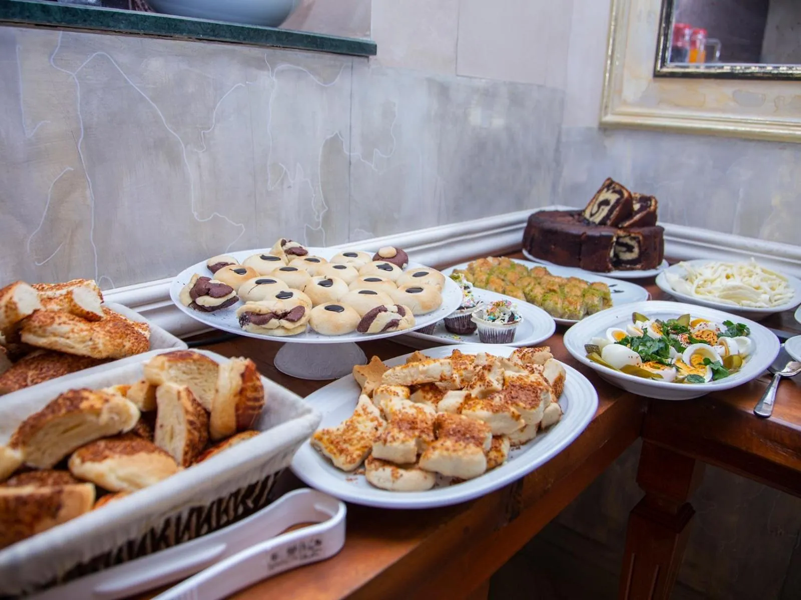 Breakfast in HHK Hotel Downtown