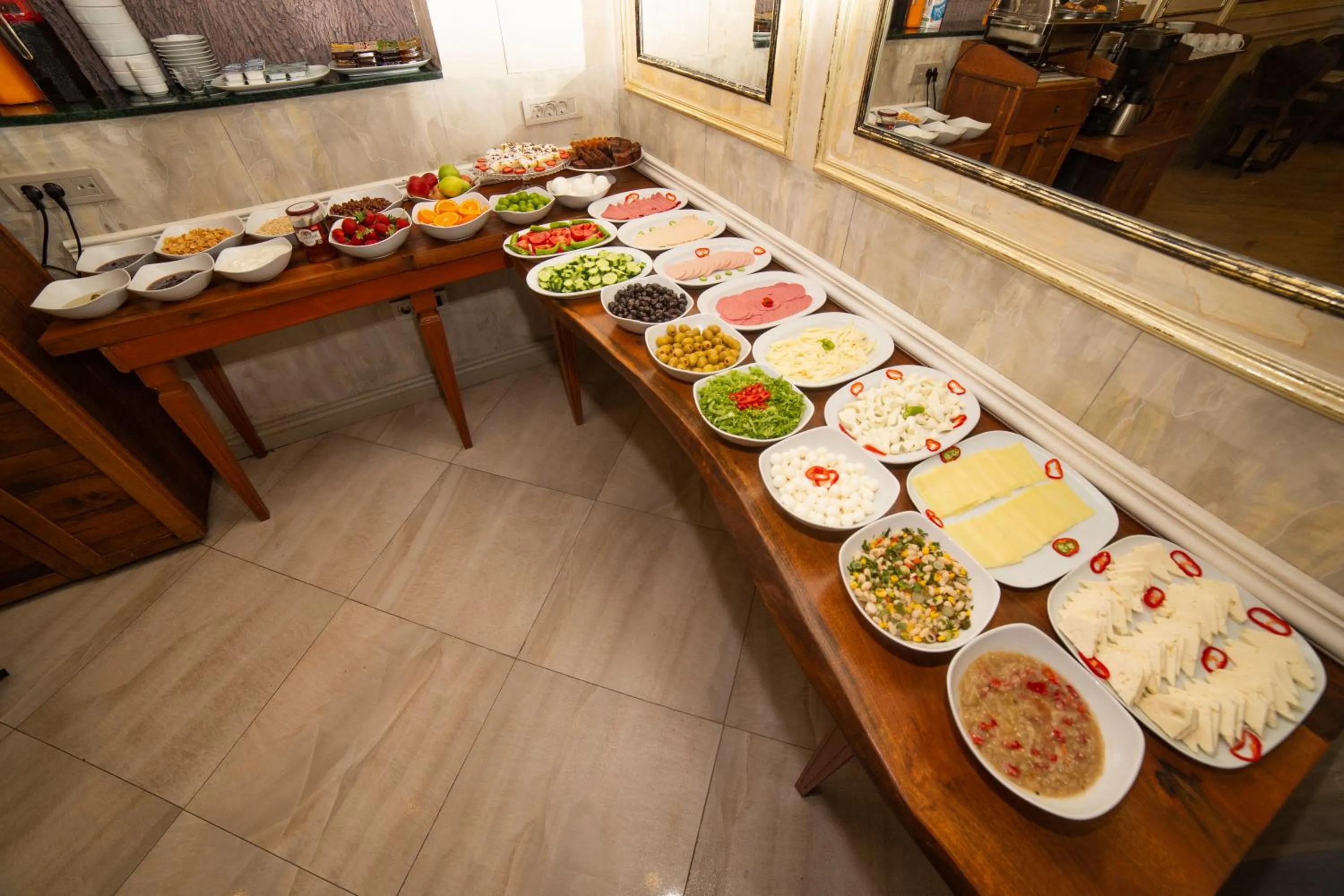 Breakfast in HHK Hotel Downtown