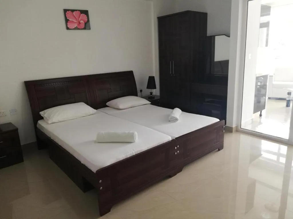 Bed in Diamond Plaza