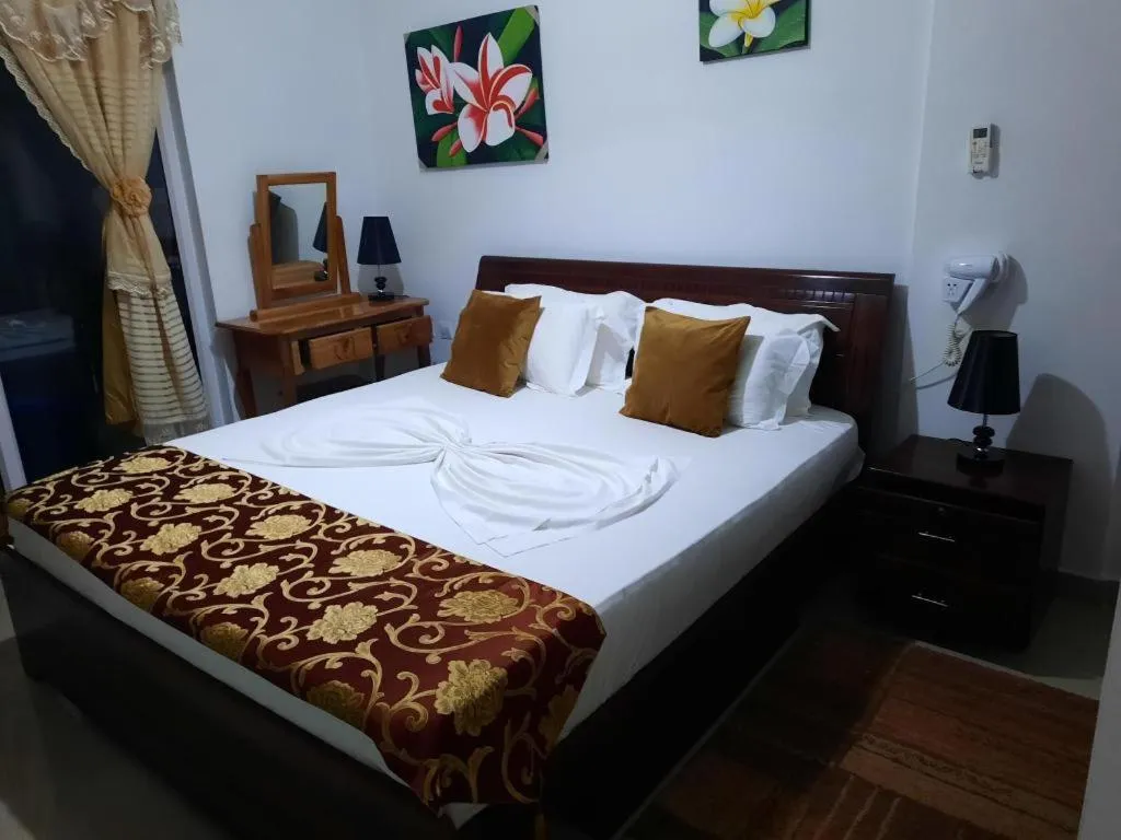 Bed in Diamond Plaza