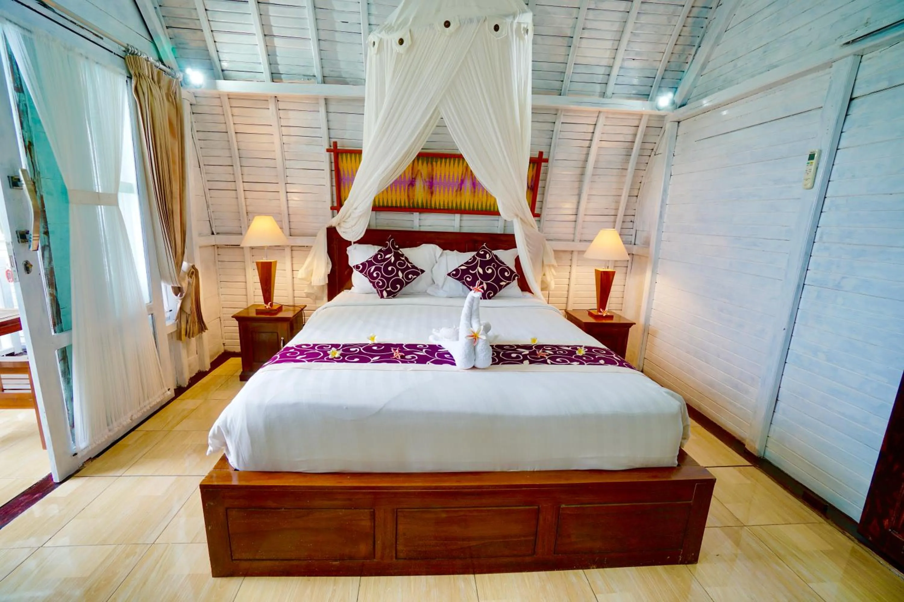 Natural landscape, Bed in Hotra Hill Cottage