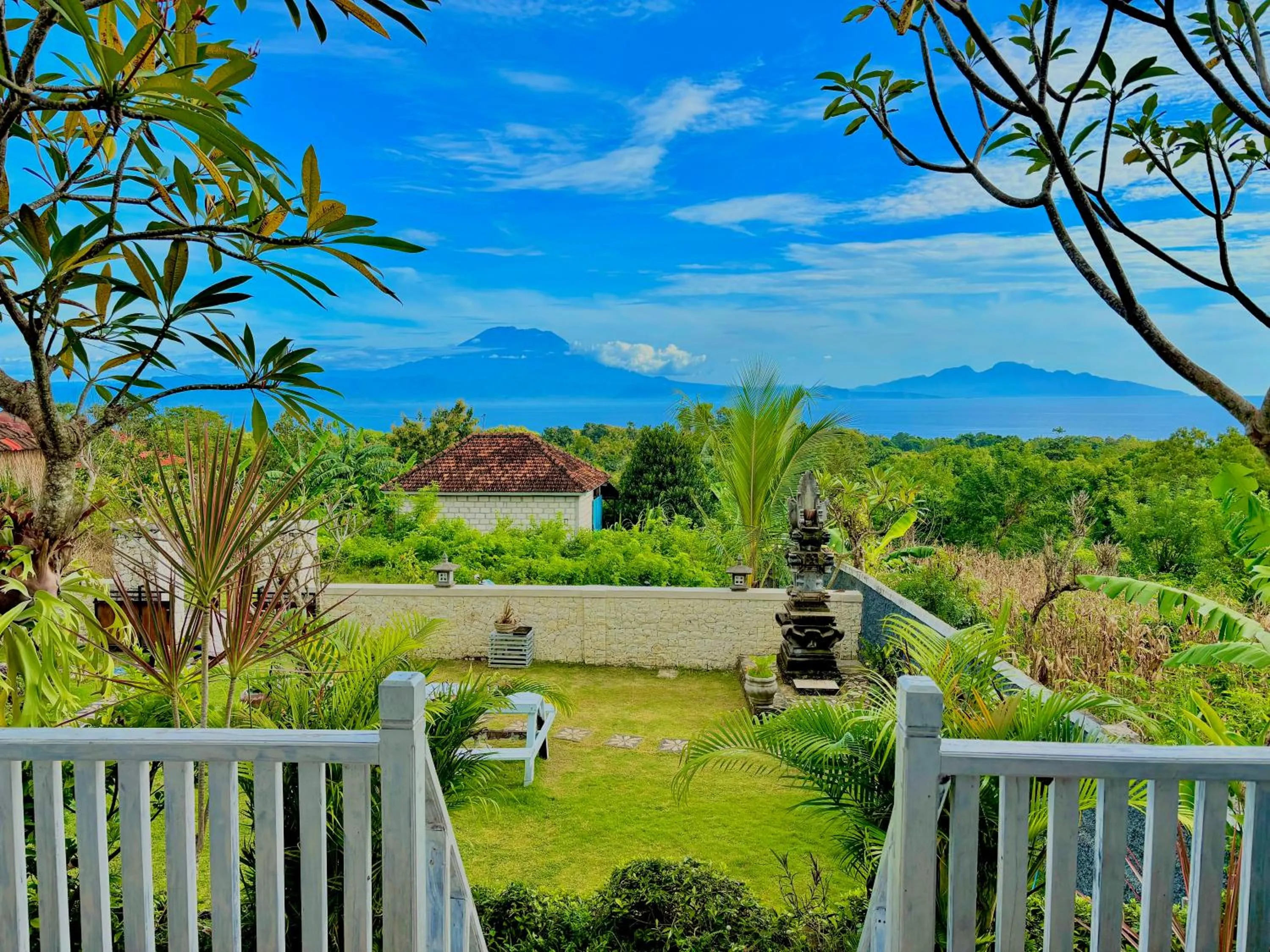 Day in Hotra Hill Cottage