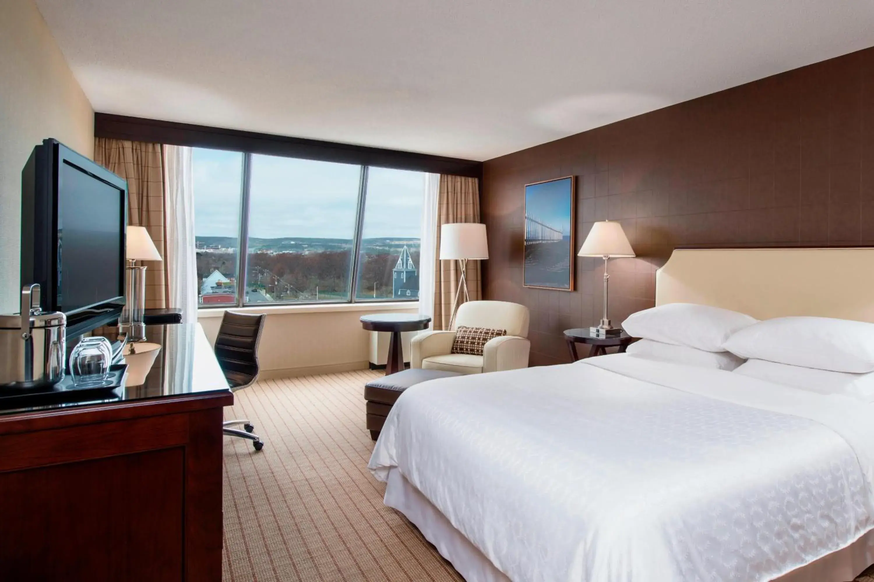 Guest room, 1 Queen, City view in Sheraton Hotel Newfoundland Guest room, 1 Queen, City view in Sheraton Hotel Newfoundland