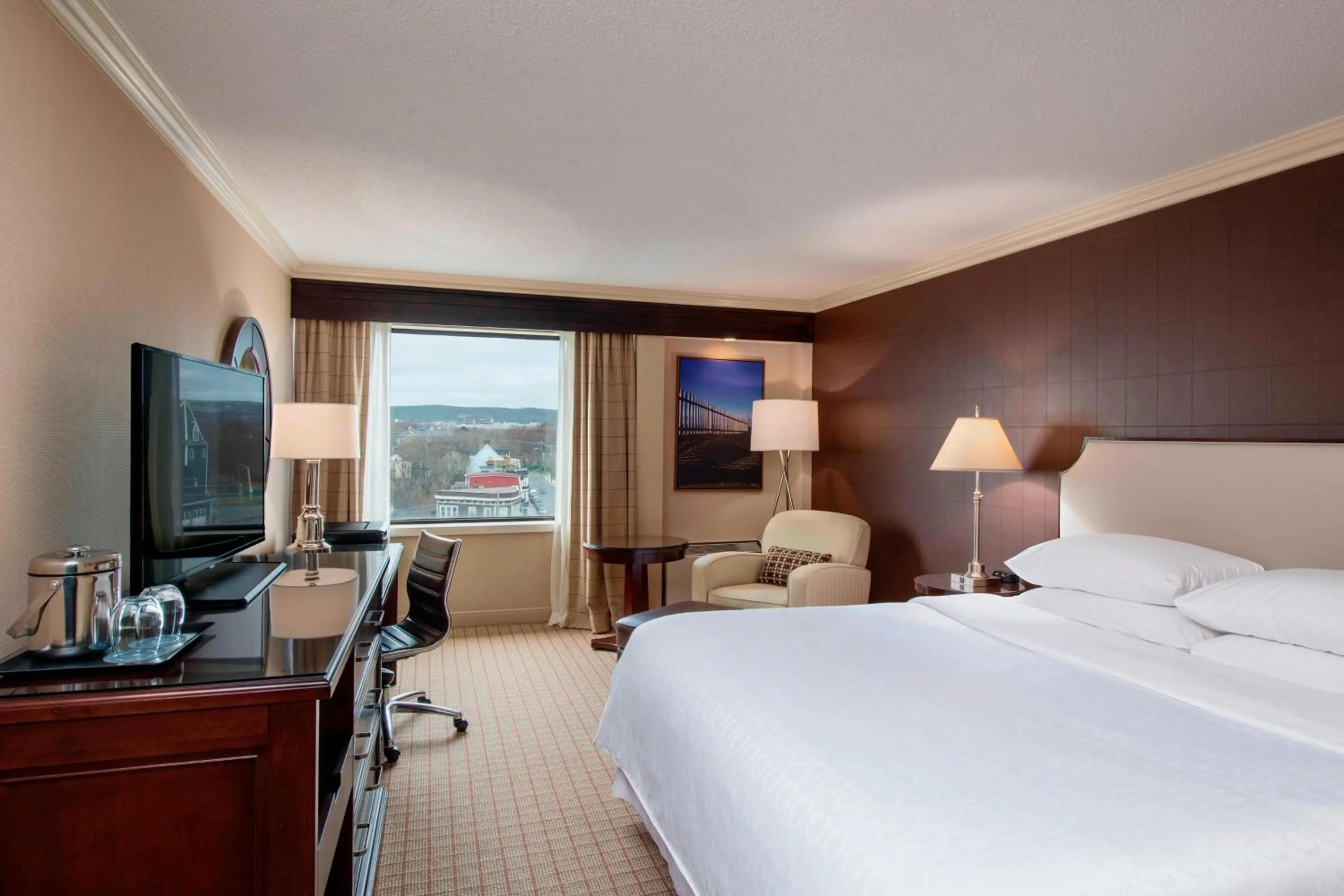 Photo of the whole room, Bed in Sheraton Hotel Newfoundland