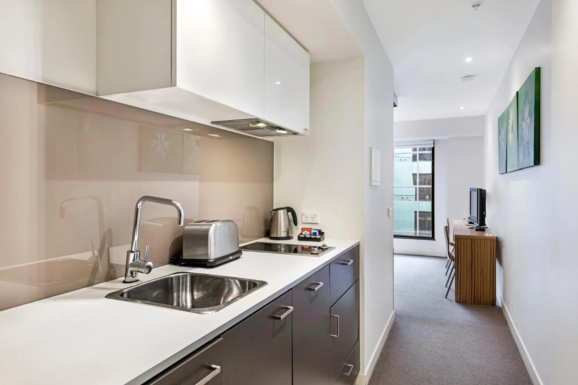 Kitchen or kitchenette in Seasons Heritage Melbourne