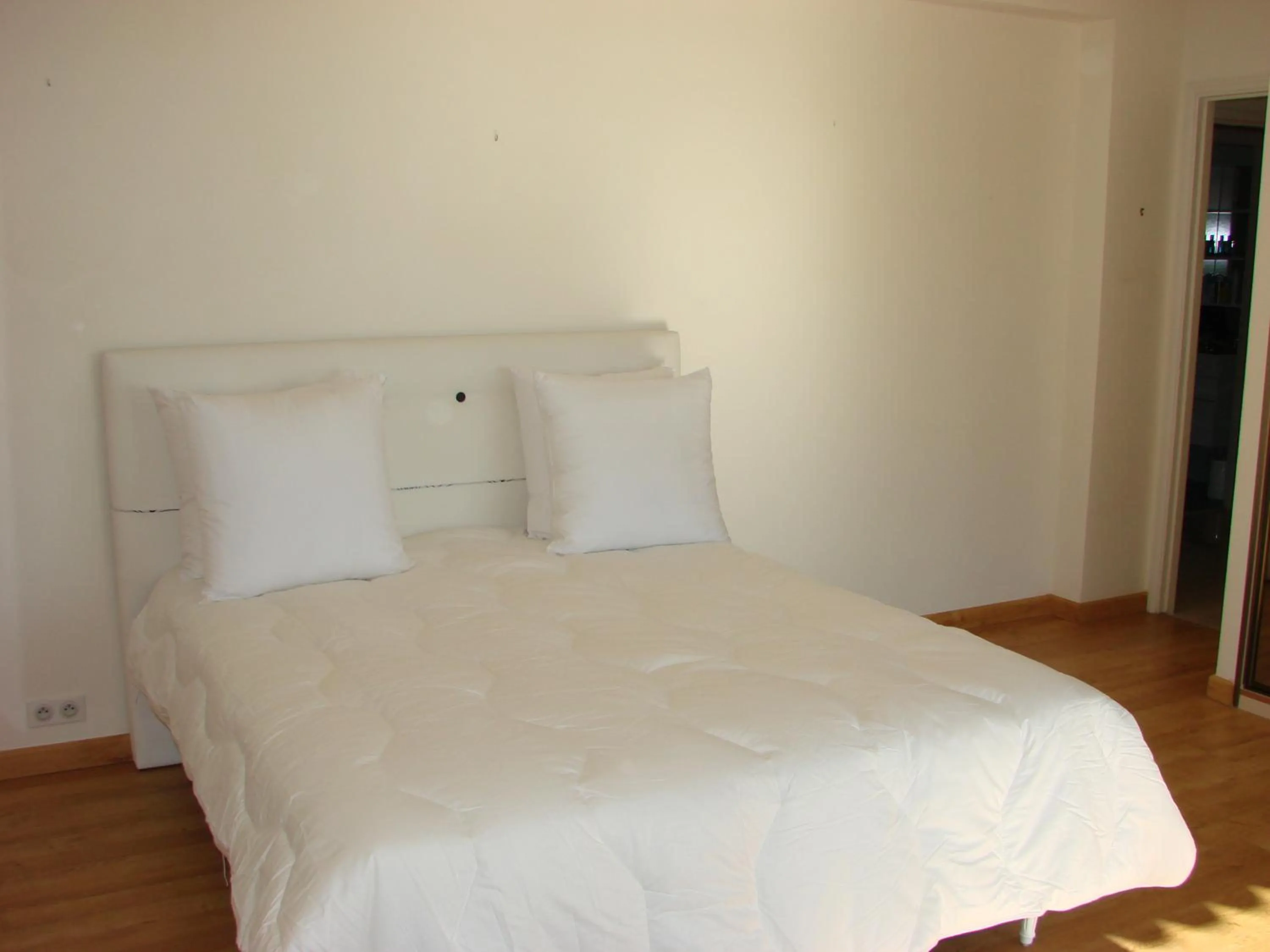 Bedroom, Bed in The Best Place
