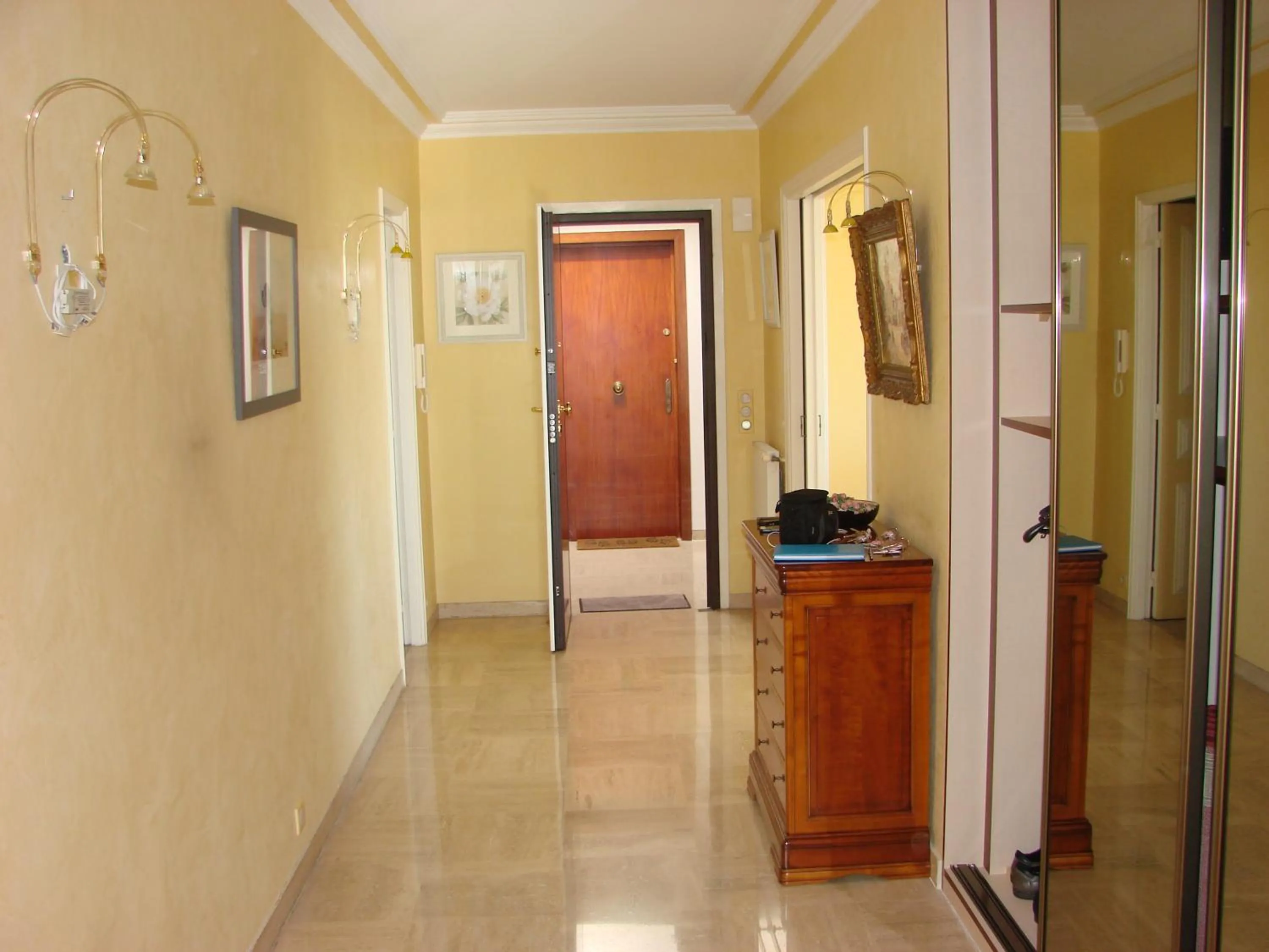 Area and facilities in The Best Place
