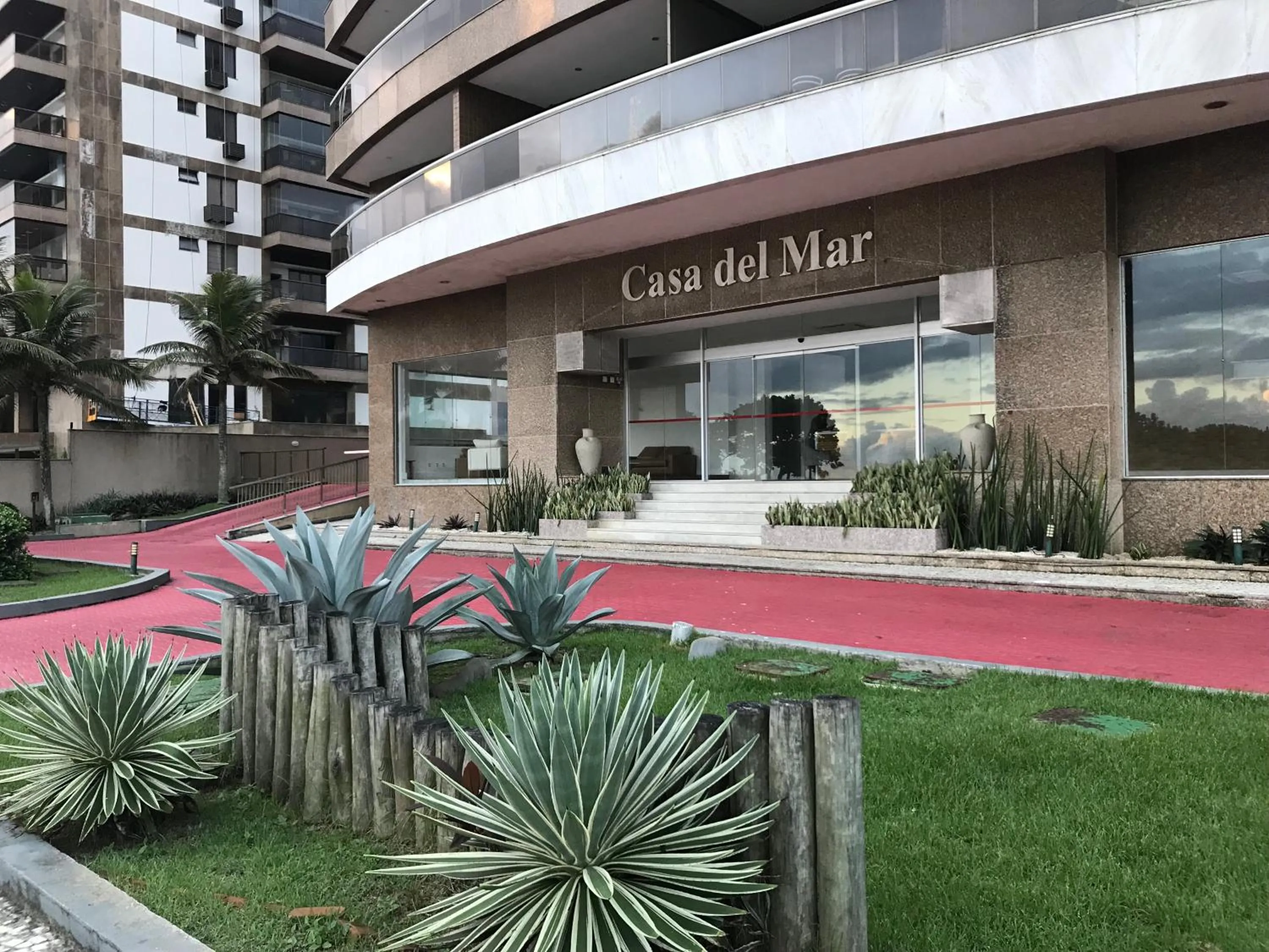 Property building in Flat na praia