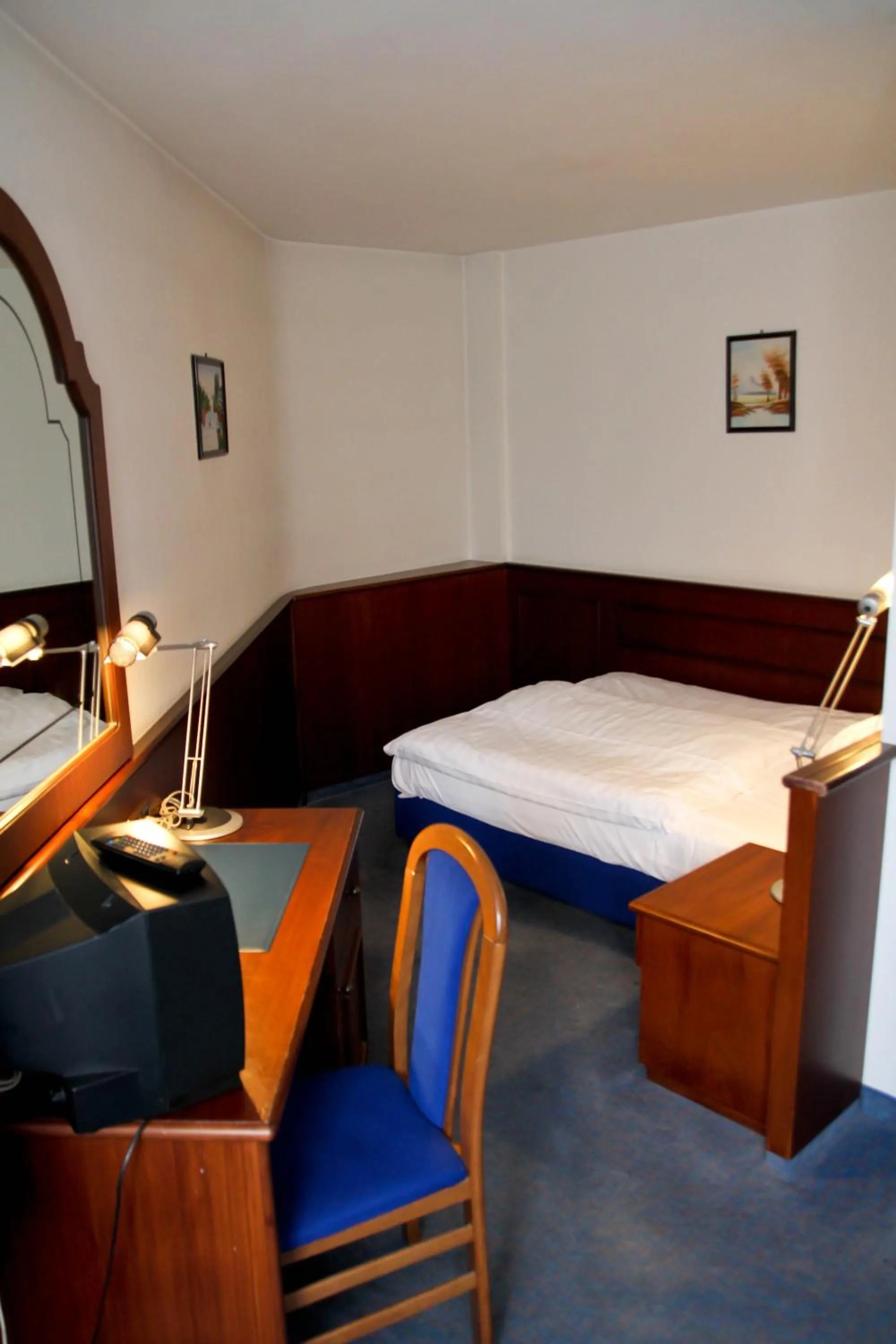 Photo of the whole room, Bed in Hotel Garni Italia