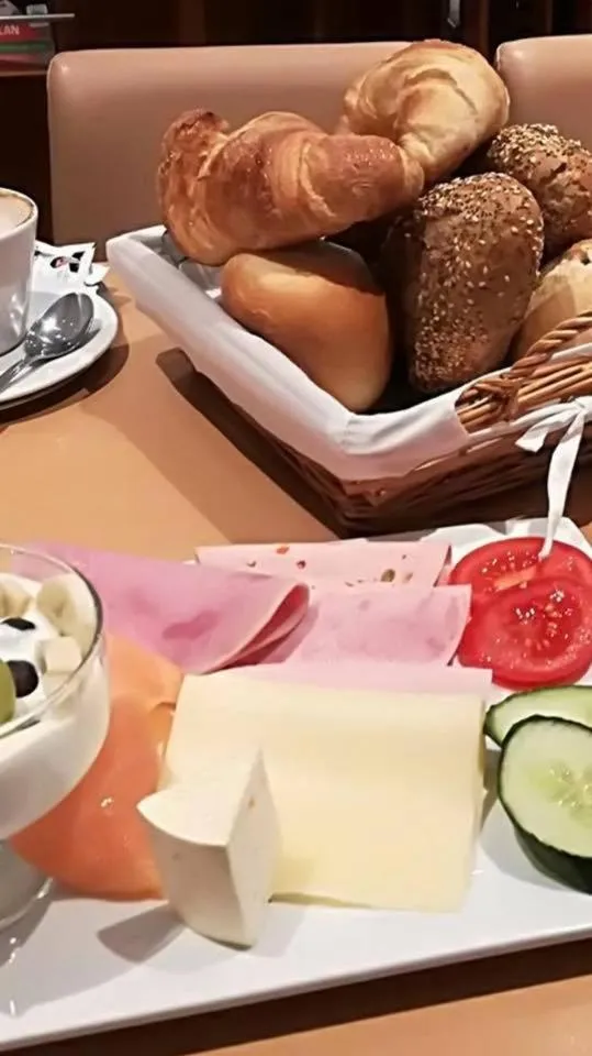 Breakfast in Hotel Garni Italia