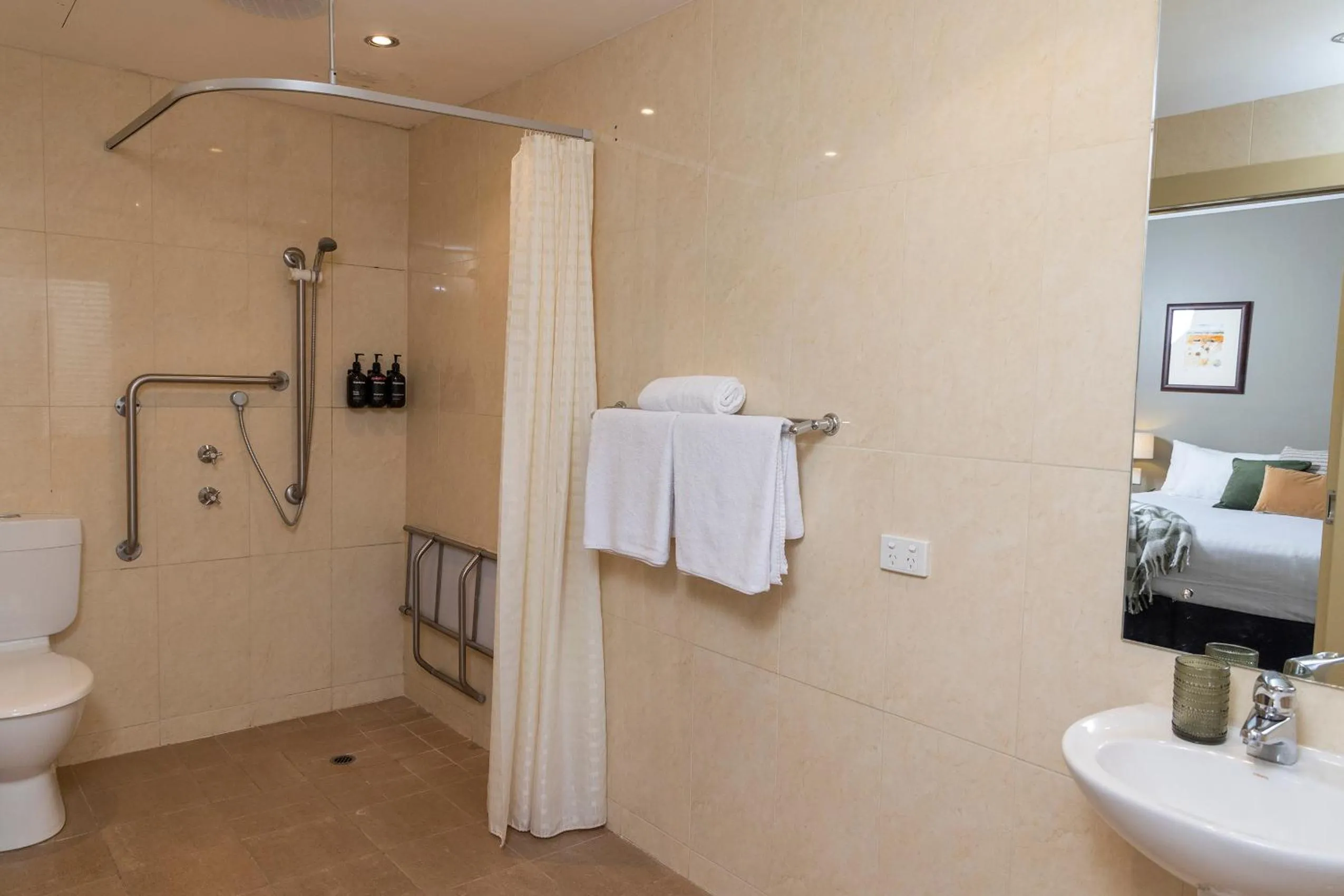 Bathroom in Rydges Kalgoorlie