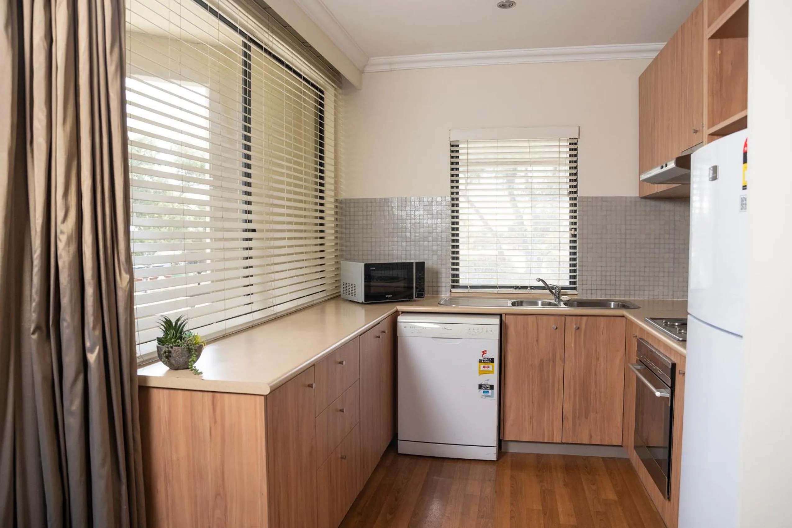 Kitchen or kitchenette in Rydges Kalgoorlie