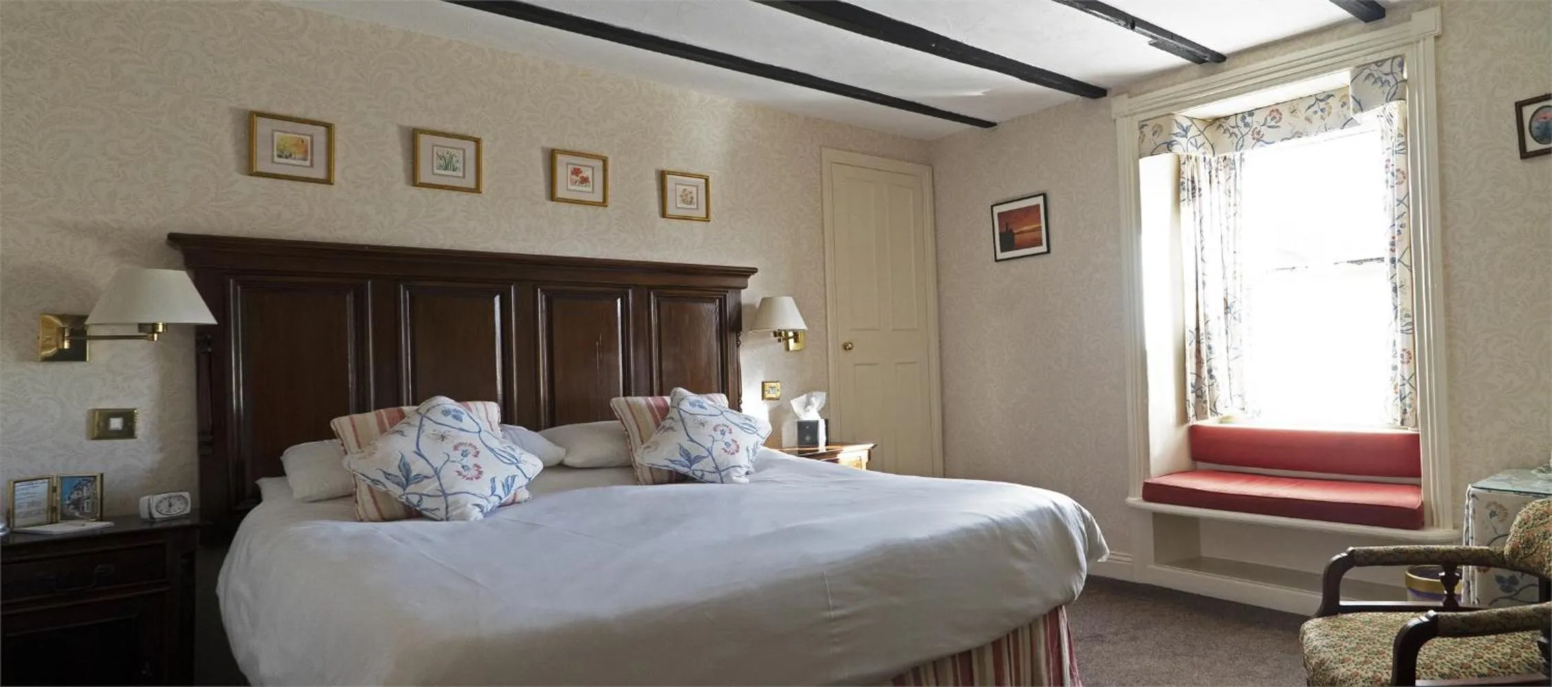 Bed in The Olde Ship Inn