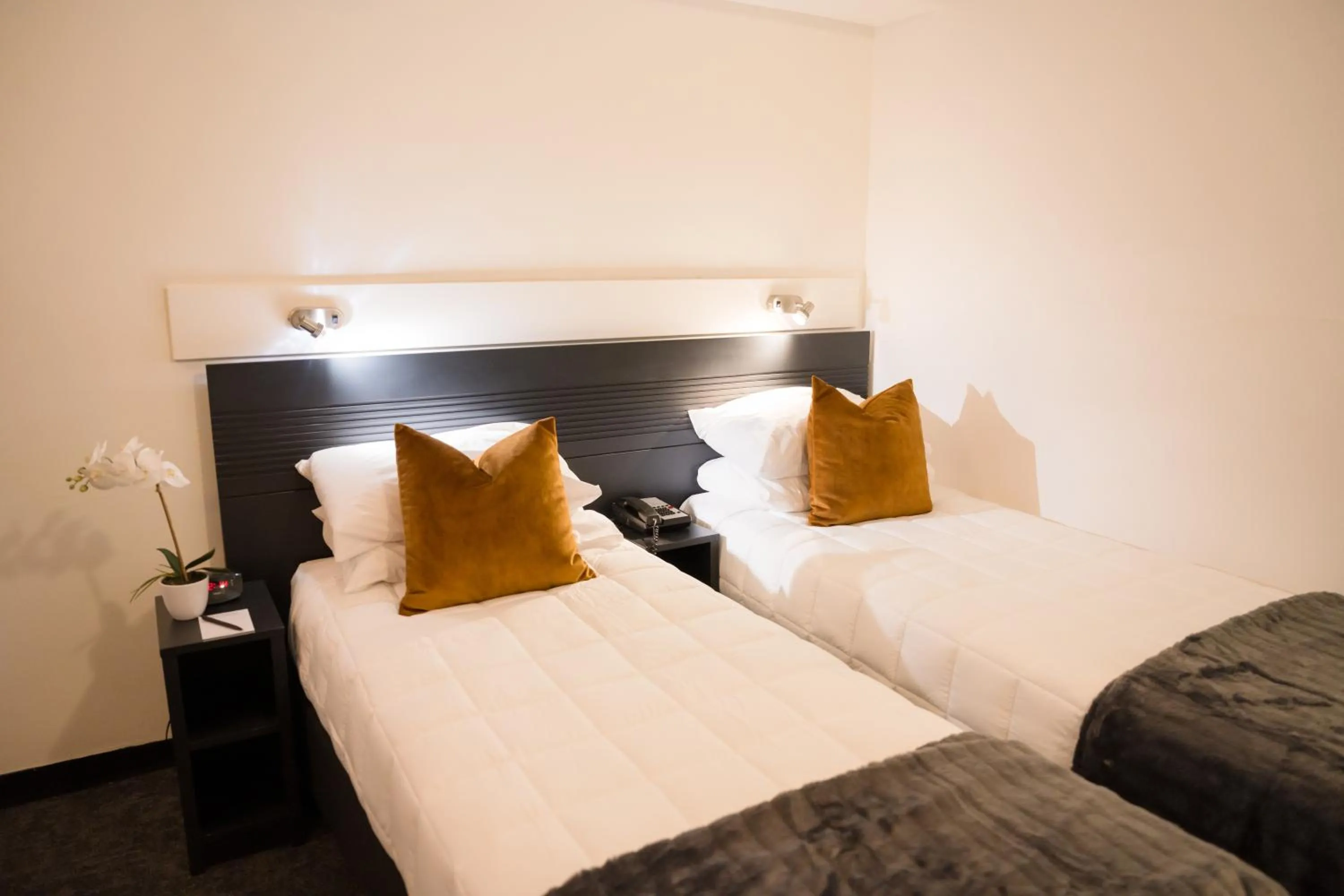 Bed in Bay Plaza Hotel