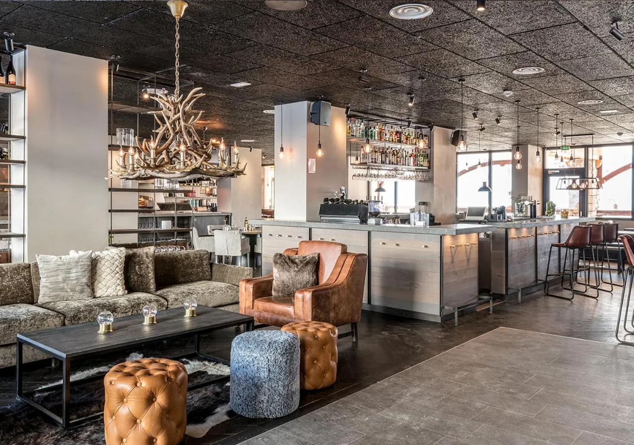 Lounge or bar in Langley Hôtel Tignes 2100