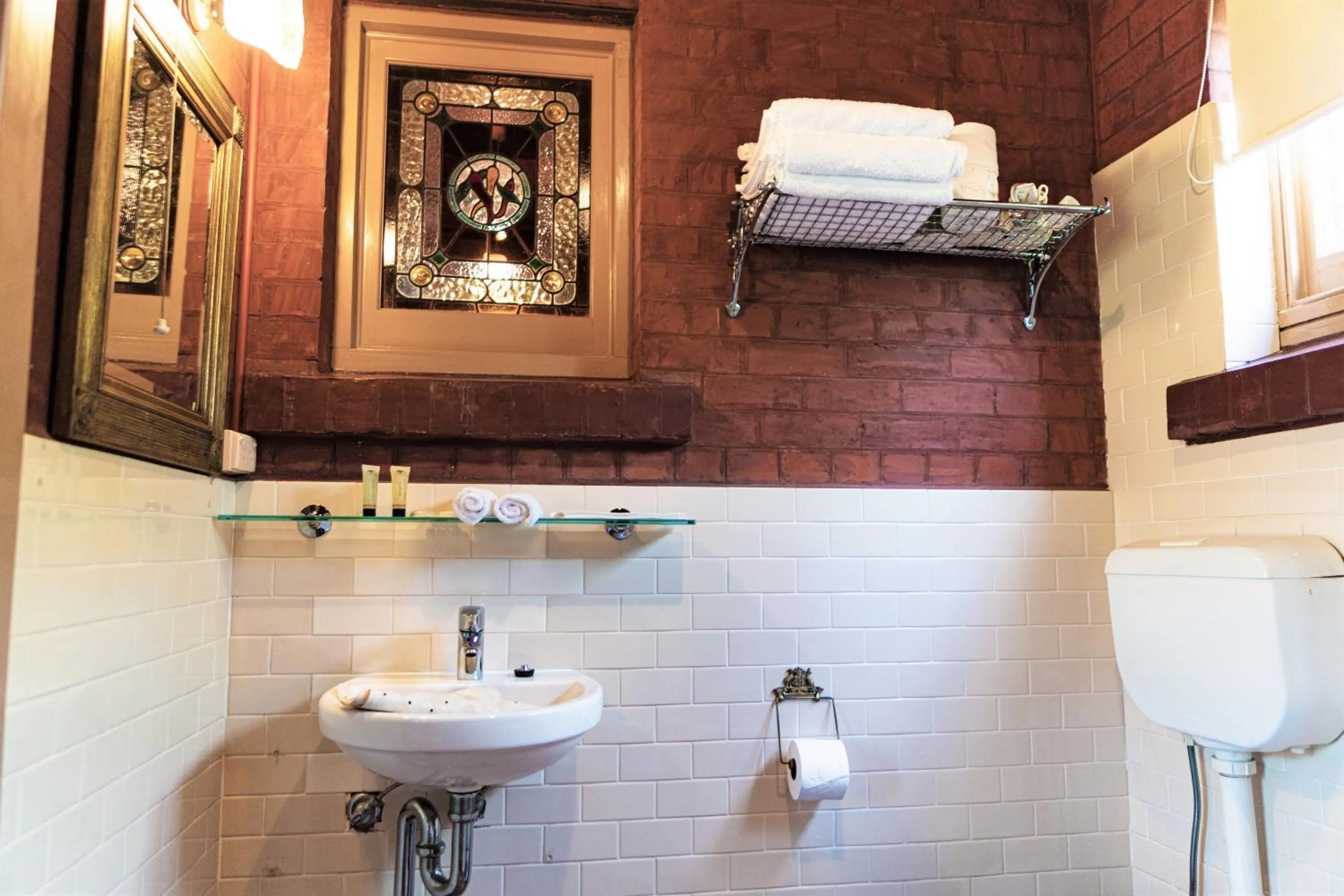 Shower in Buxton Manor