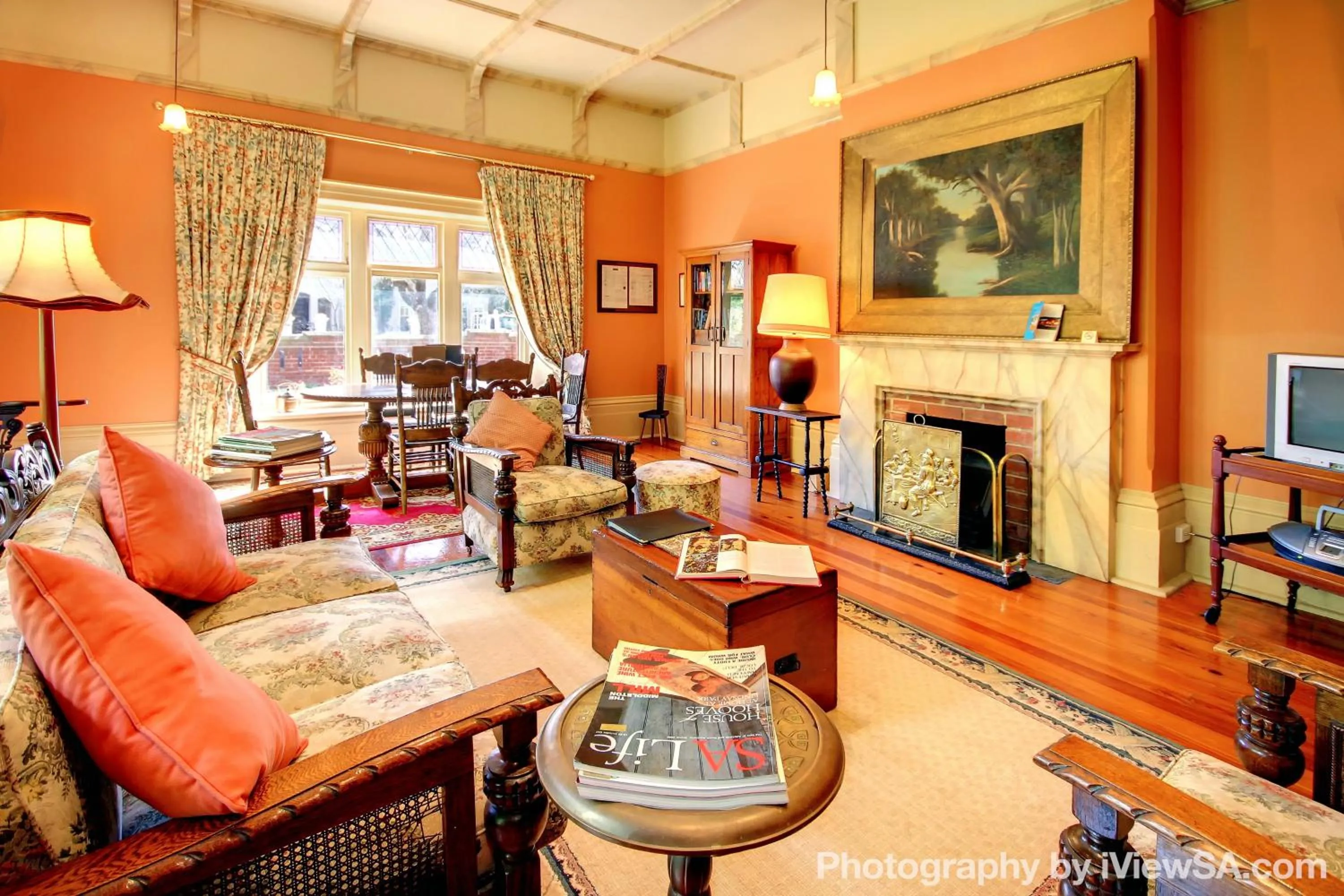 TV and multimedia in Buxton Manor