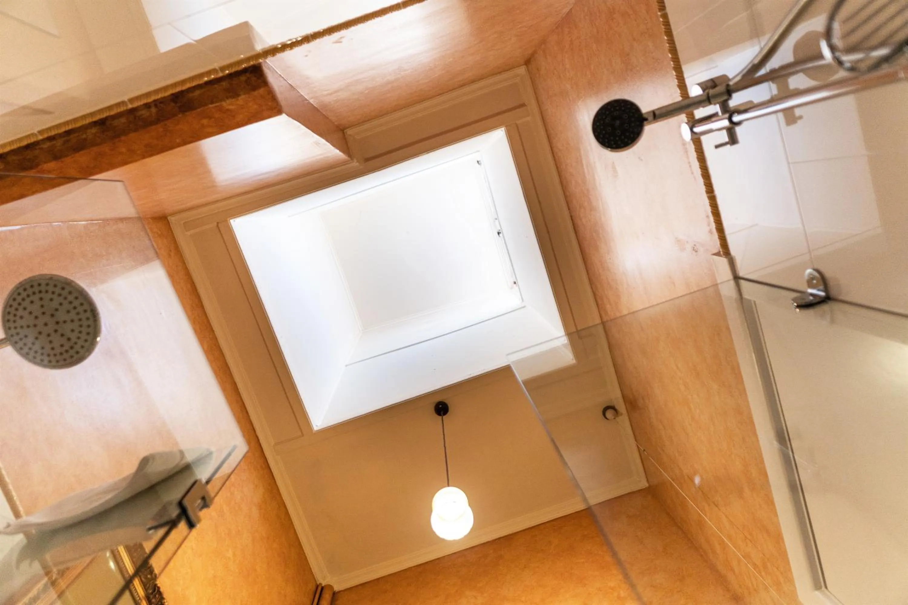 Shower in Buxton Manor