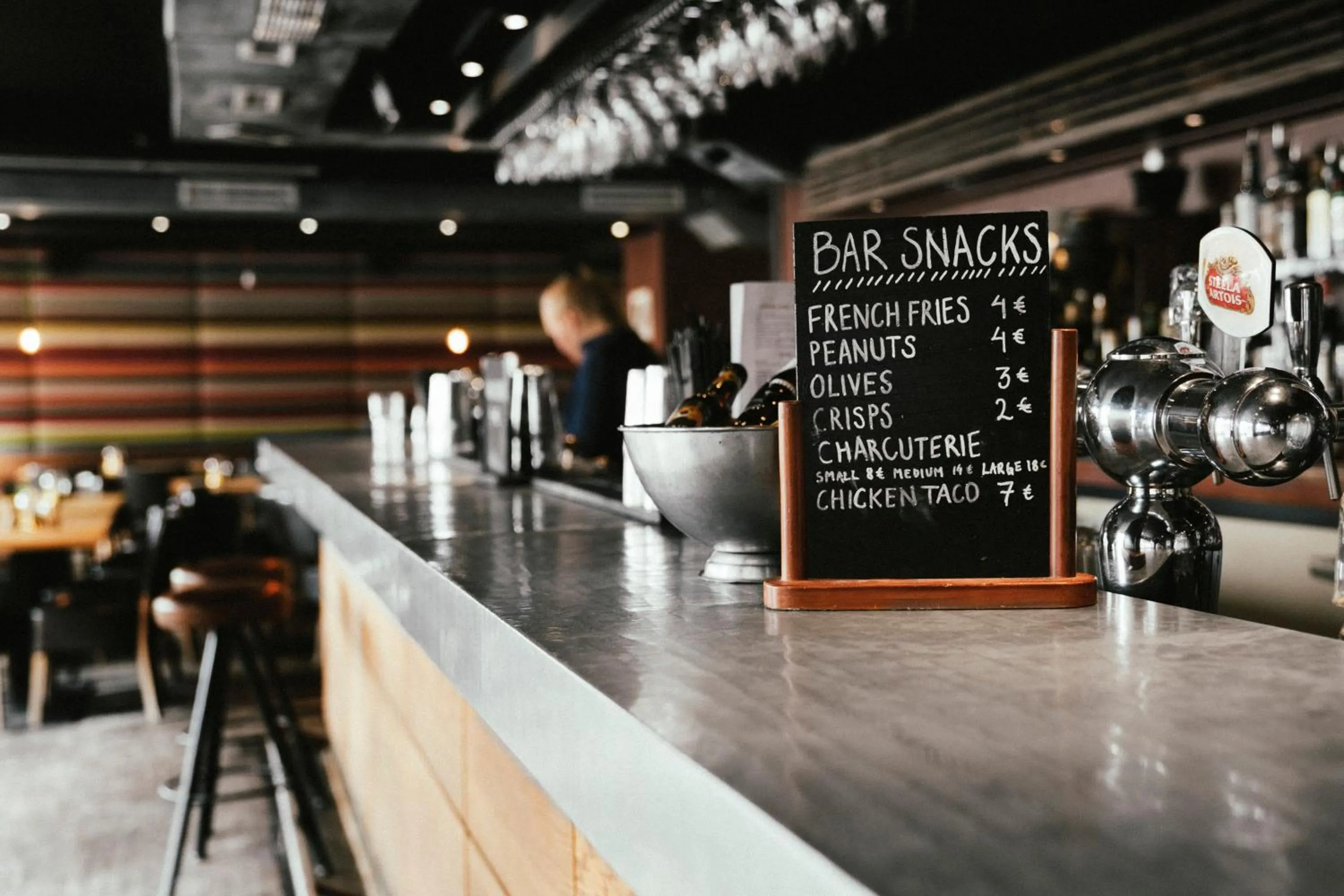 Restaurant/places to eat in Langley Hôtel Victors