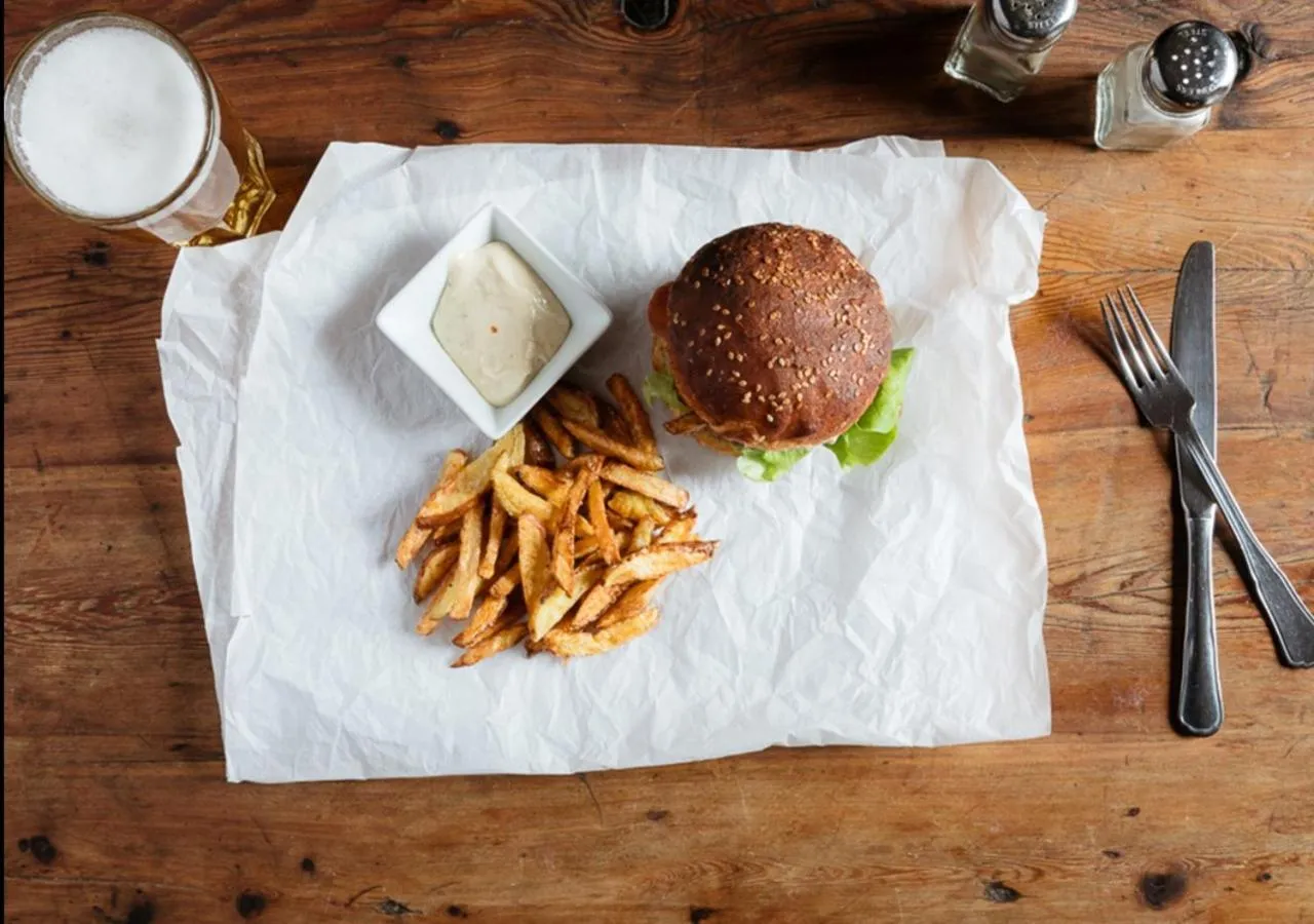 Restaurant/places to eat in Langley Hotel La Vieille Ferme