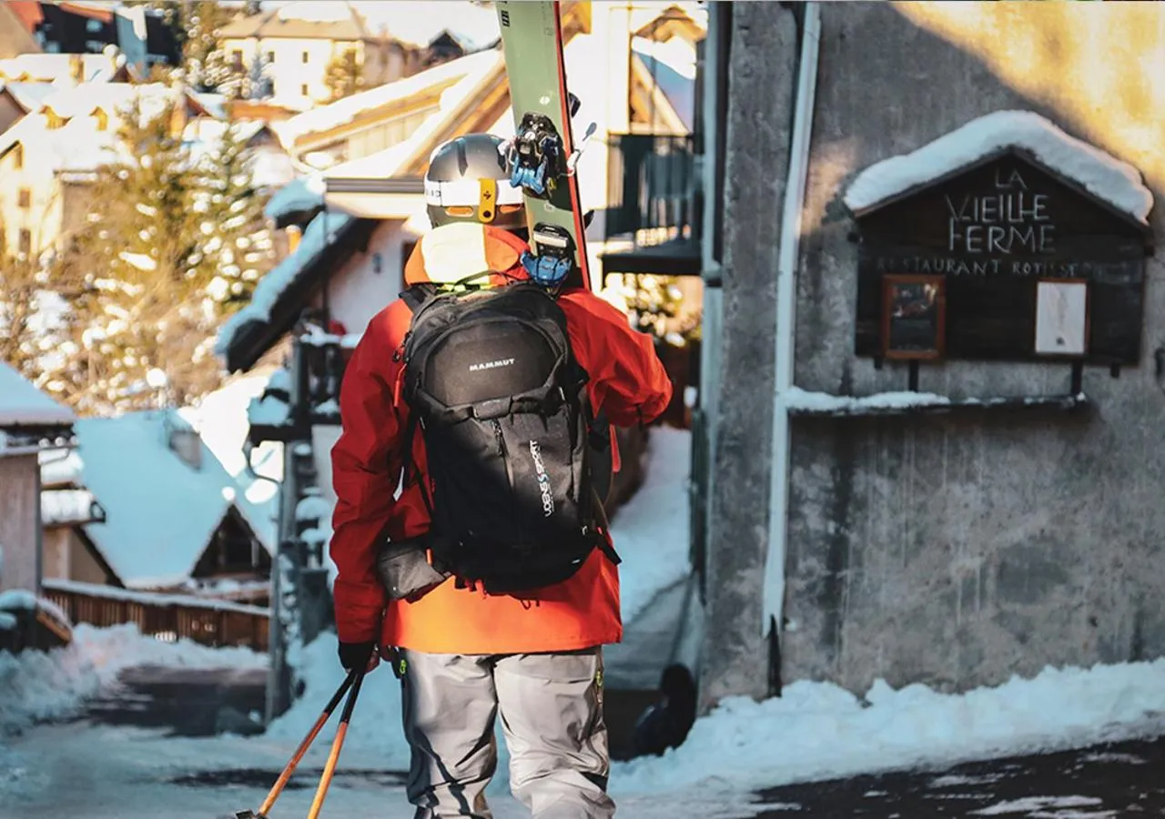 Property building in Langley Hotel La Vieille Ferme