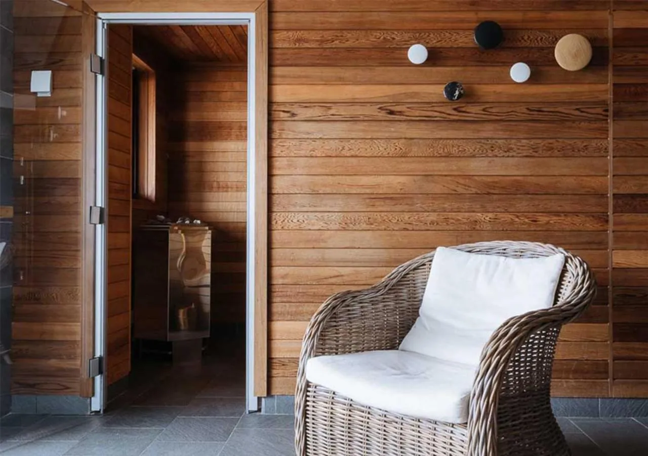 Property building in Langley Hôtel Tango