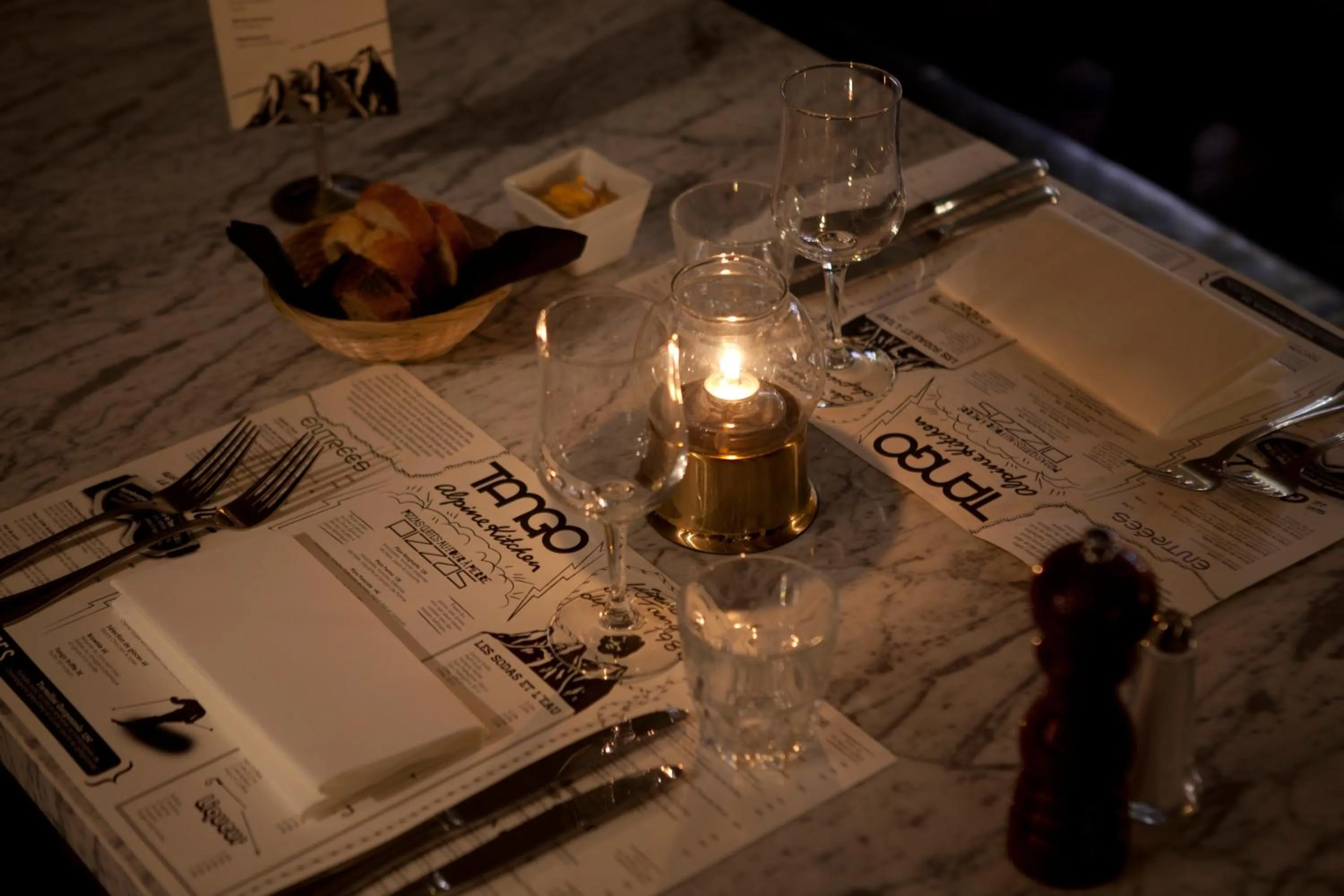 Restaurant/places to eat in Langley Hôtel Tango