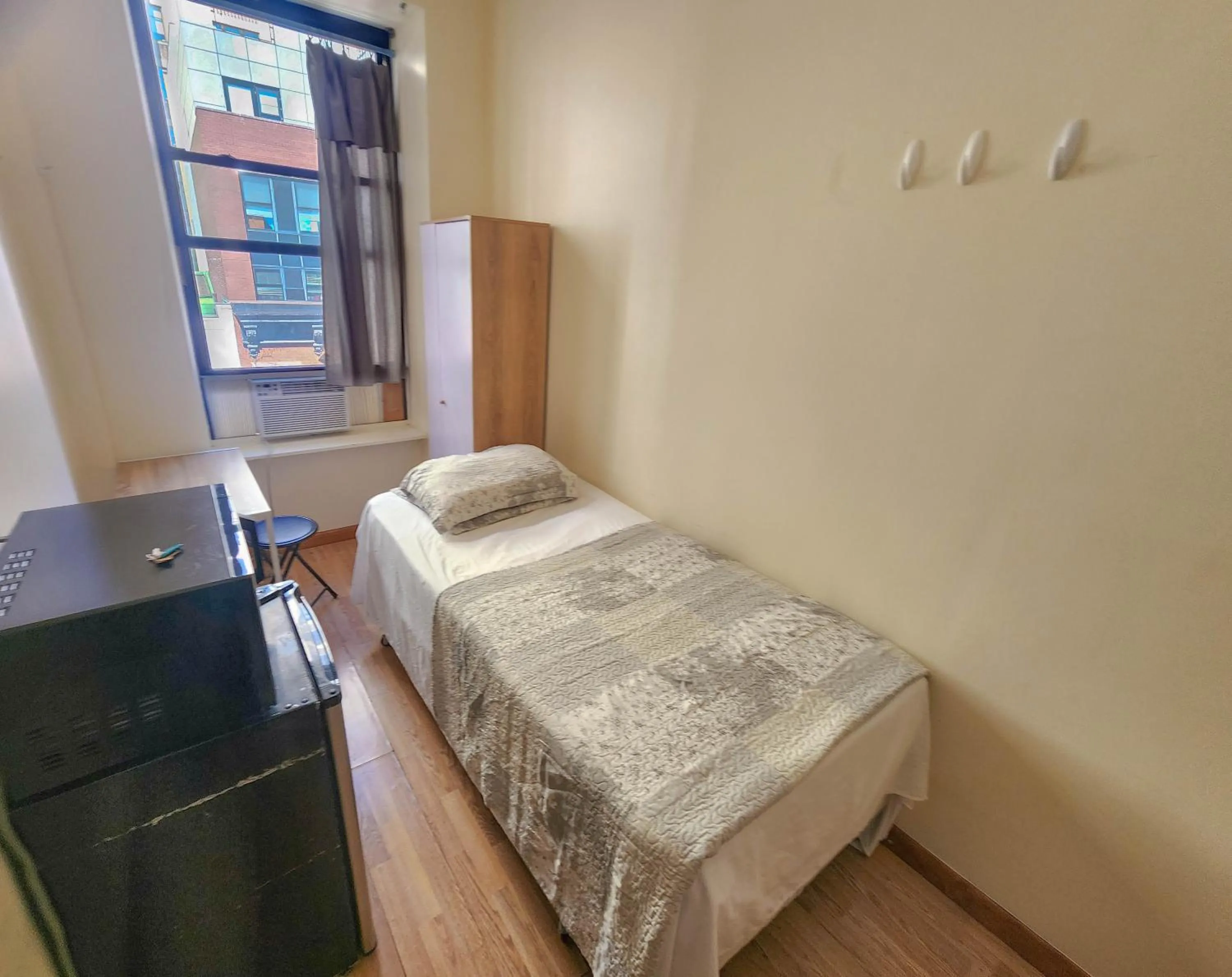 Bed in West 30th Street Guest House