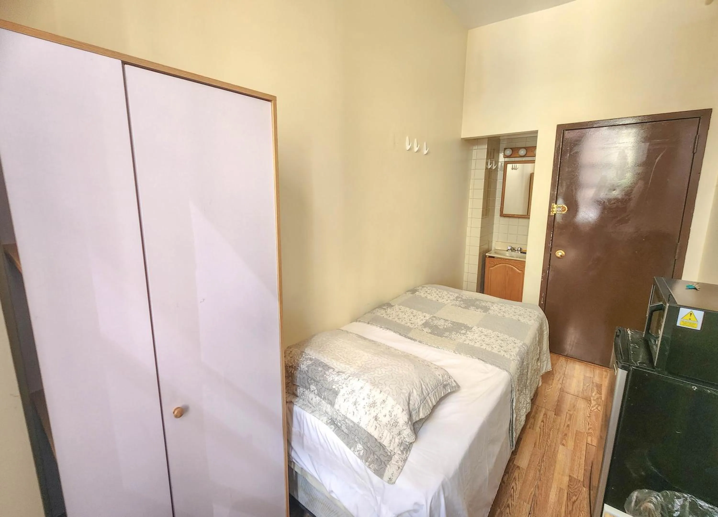 Bed in West 30th Street Guest House