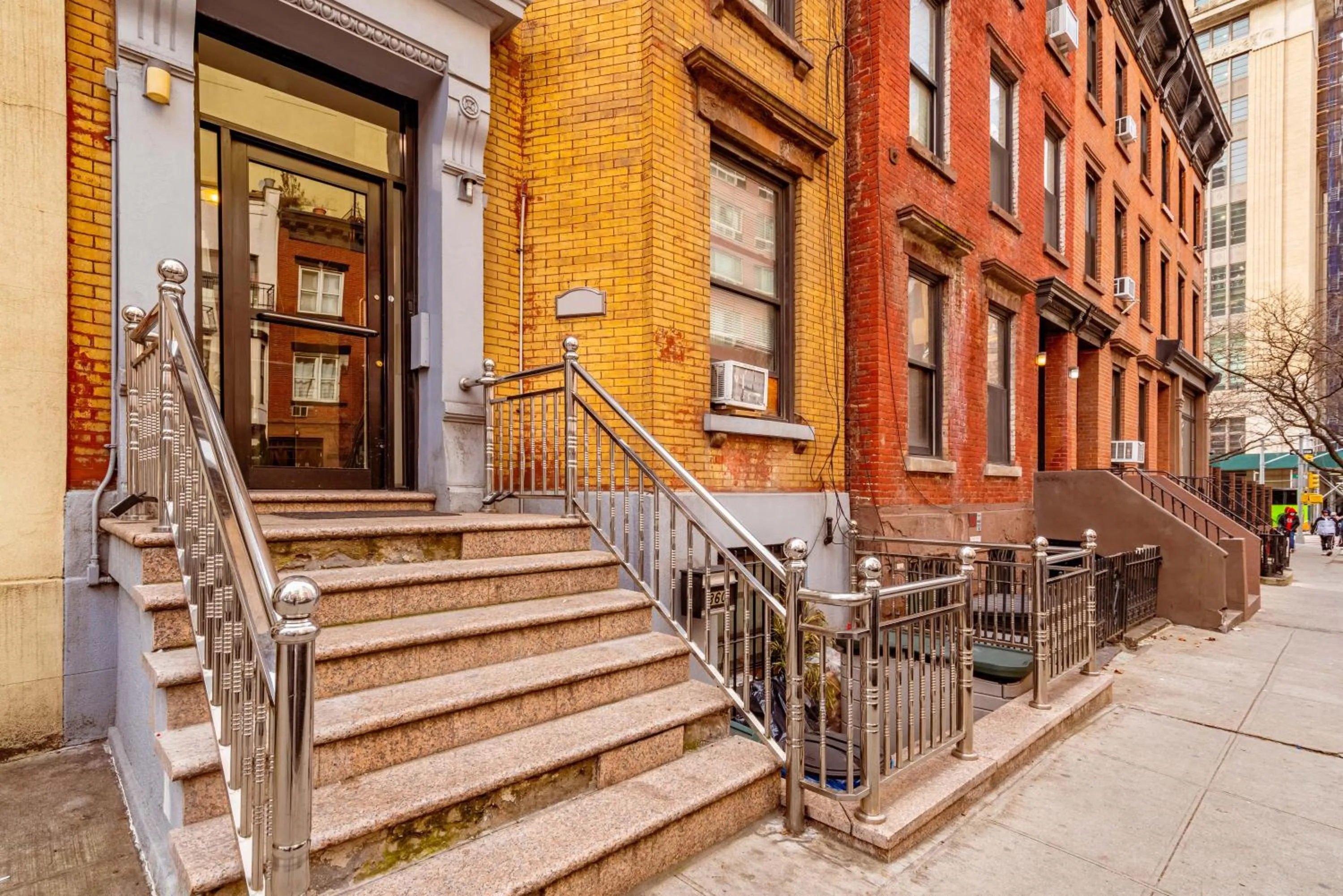 Property building in West 30th Street Guest House