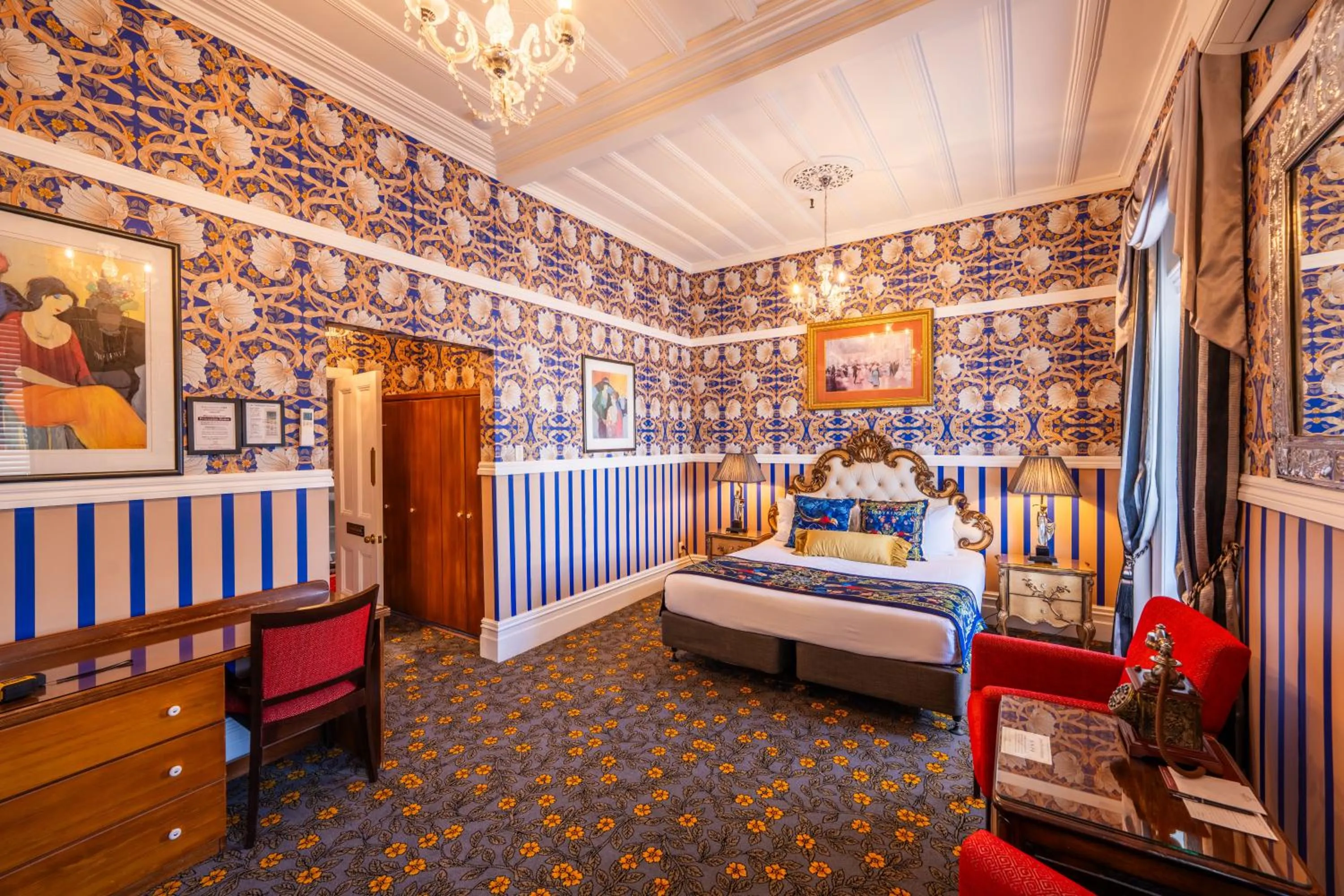 Bed in Prince's Gate Hotel