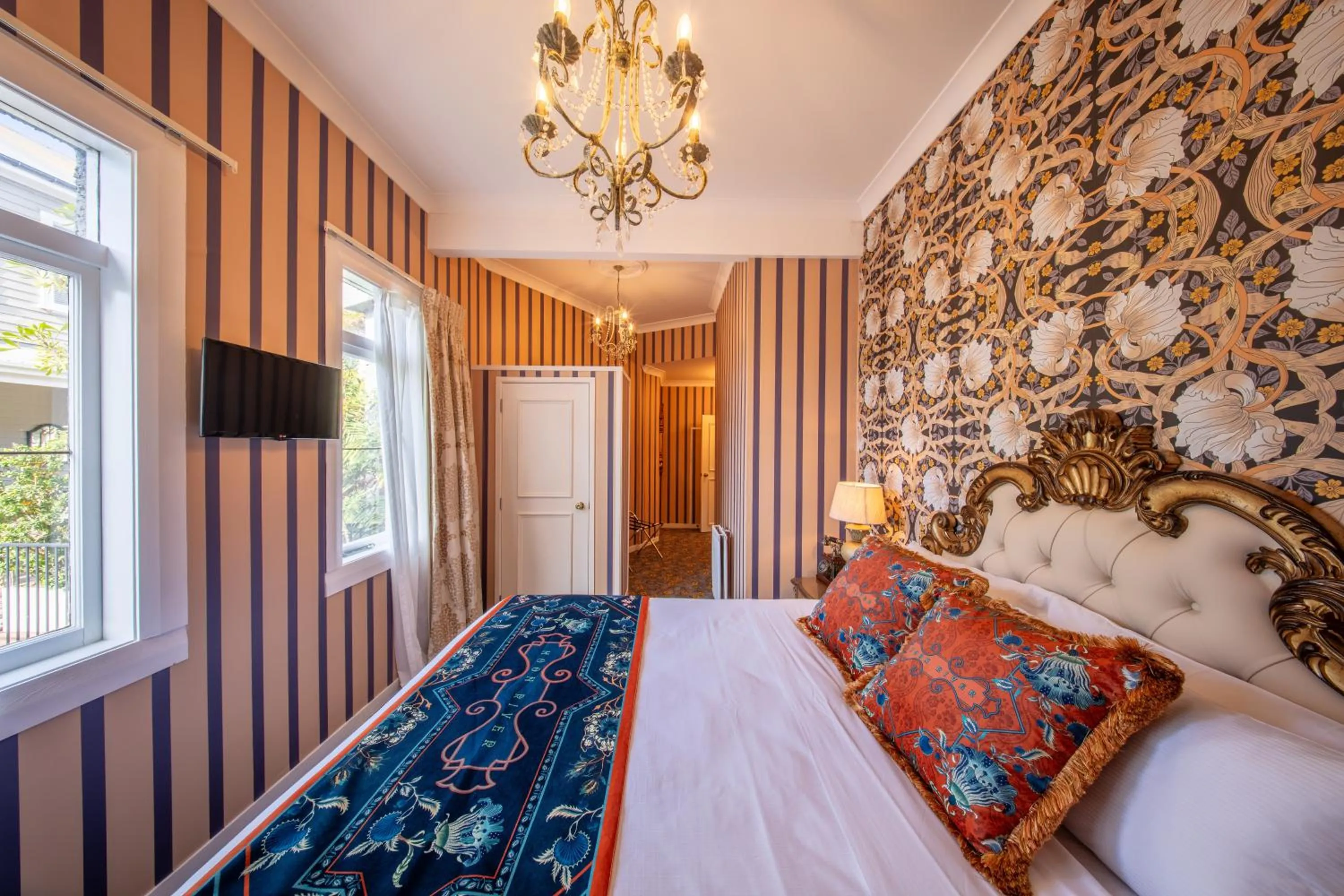 Bed in Prince's Gate Hotel