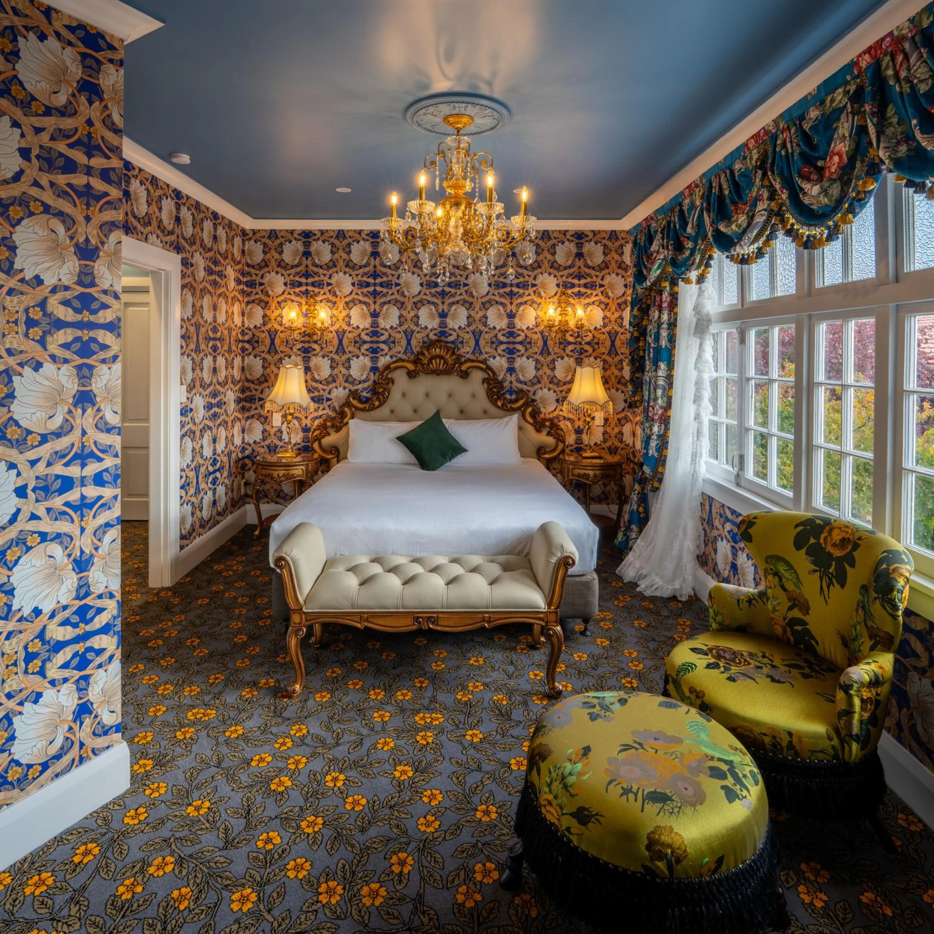 Bed in Prince's Gate Hotel