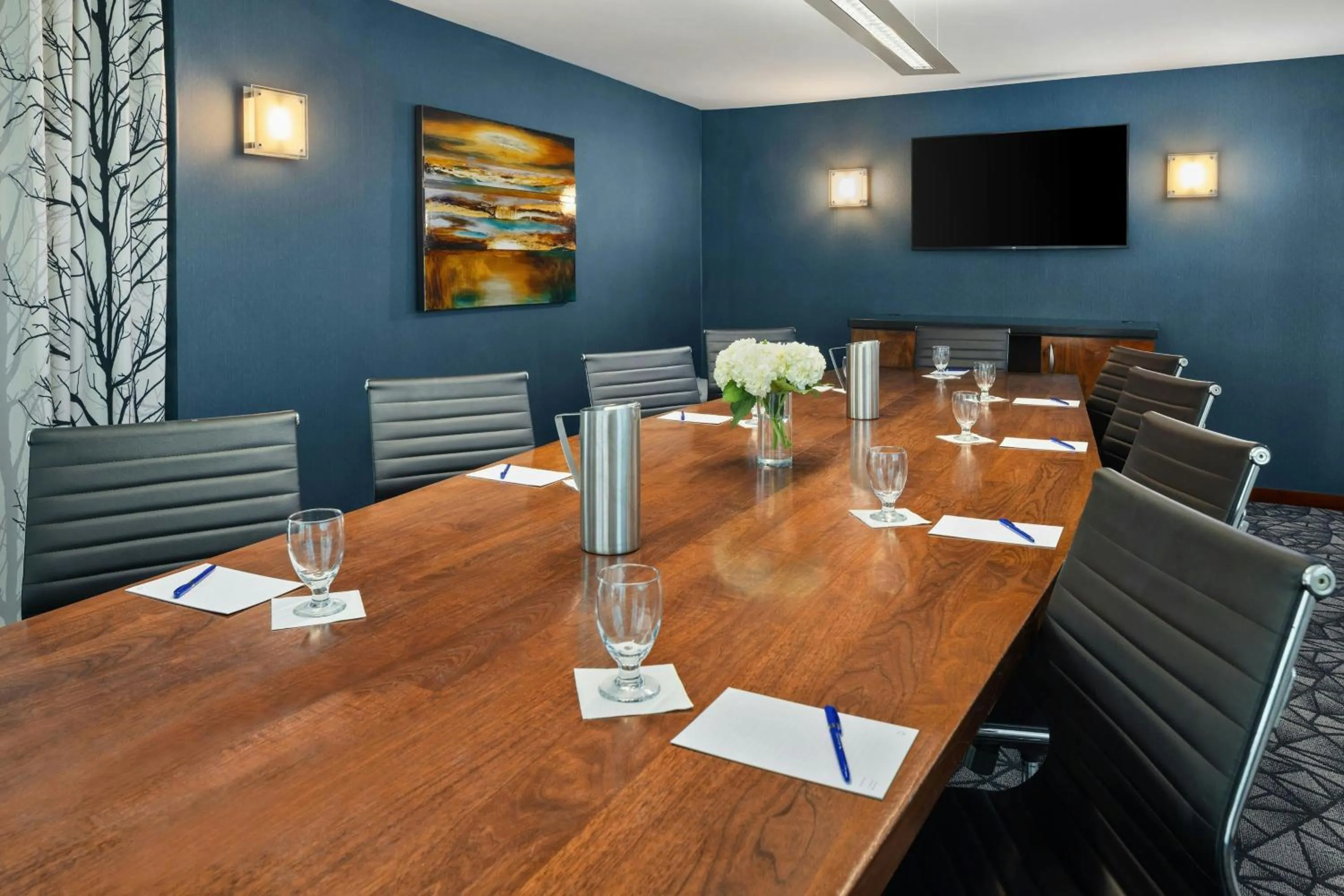 Meeting/conference room in Delta Hotels by Marriott Milwaukee Northwest