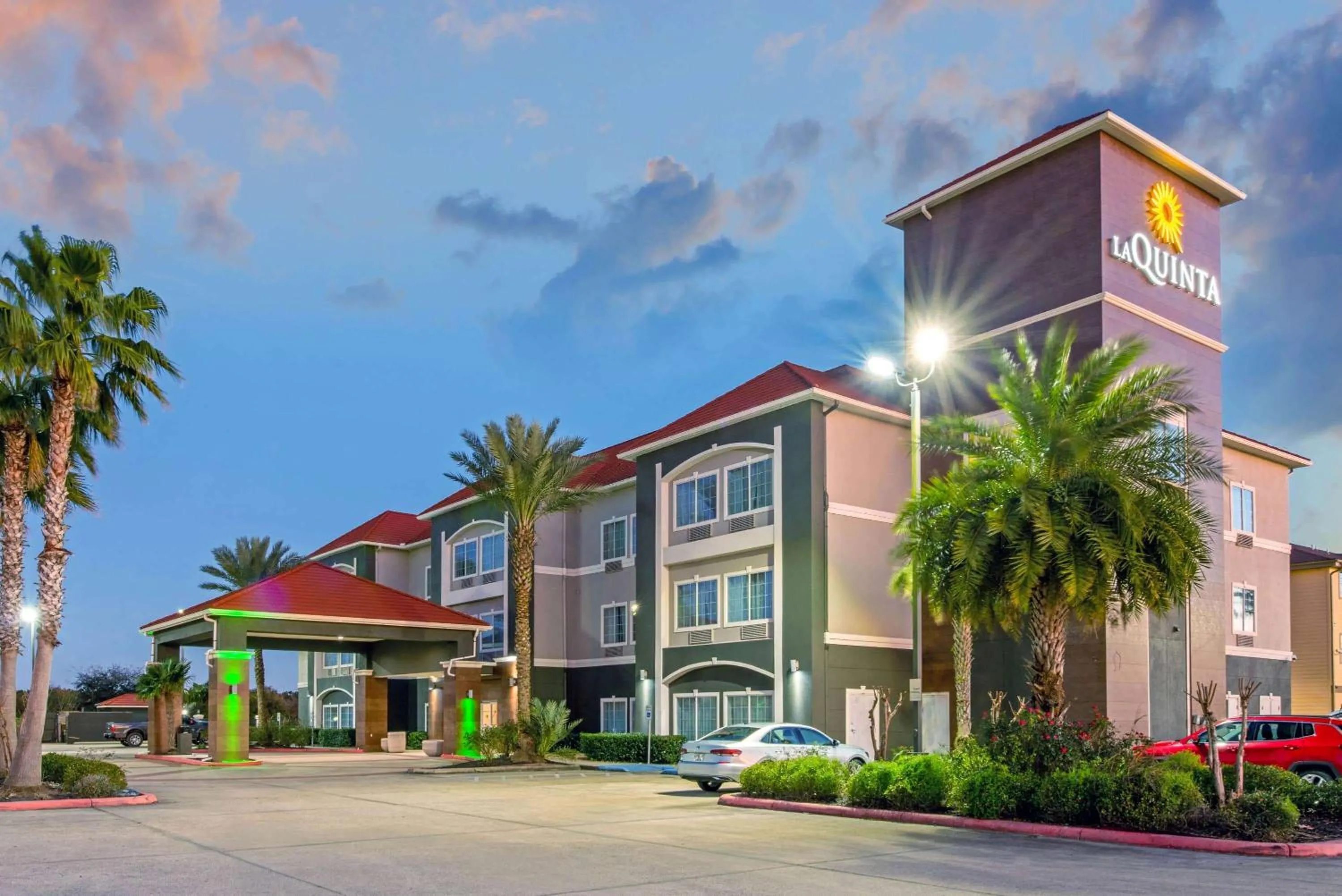 Property building in La Quinta by Wyndham Winnie