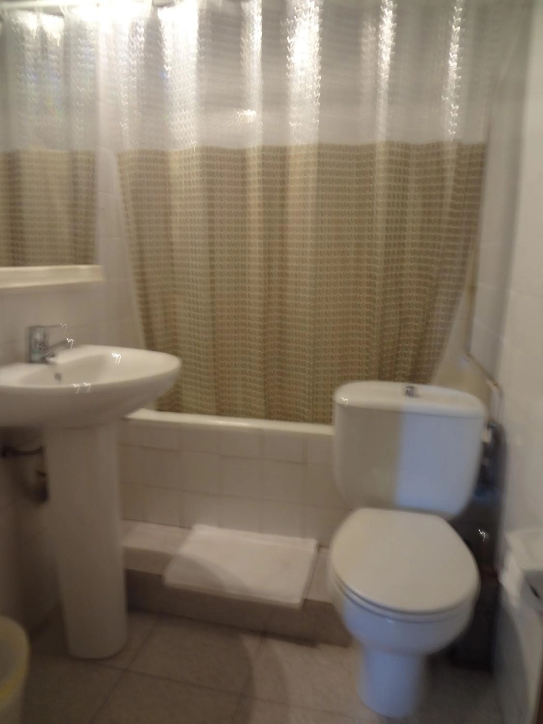 Bathroom in Hostal Lima