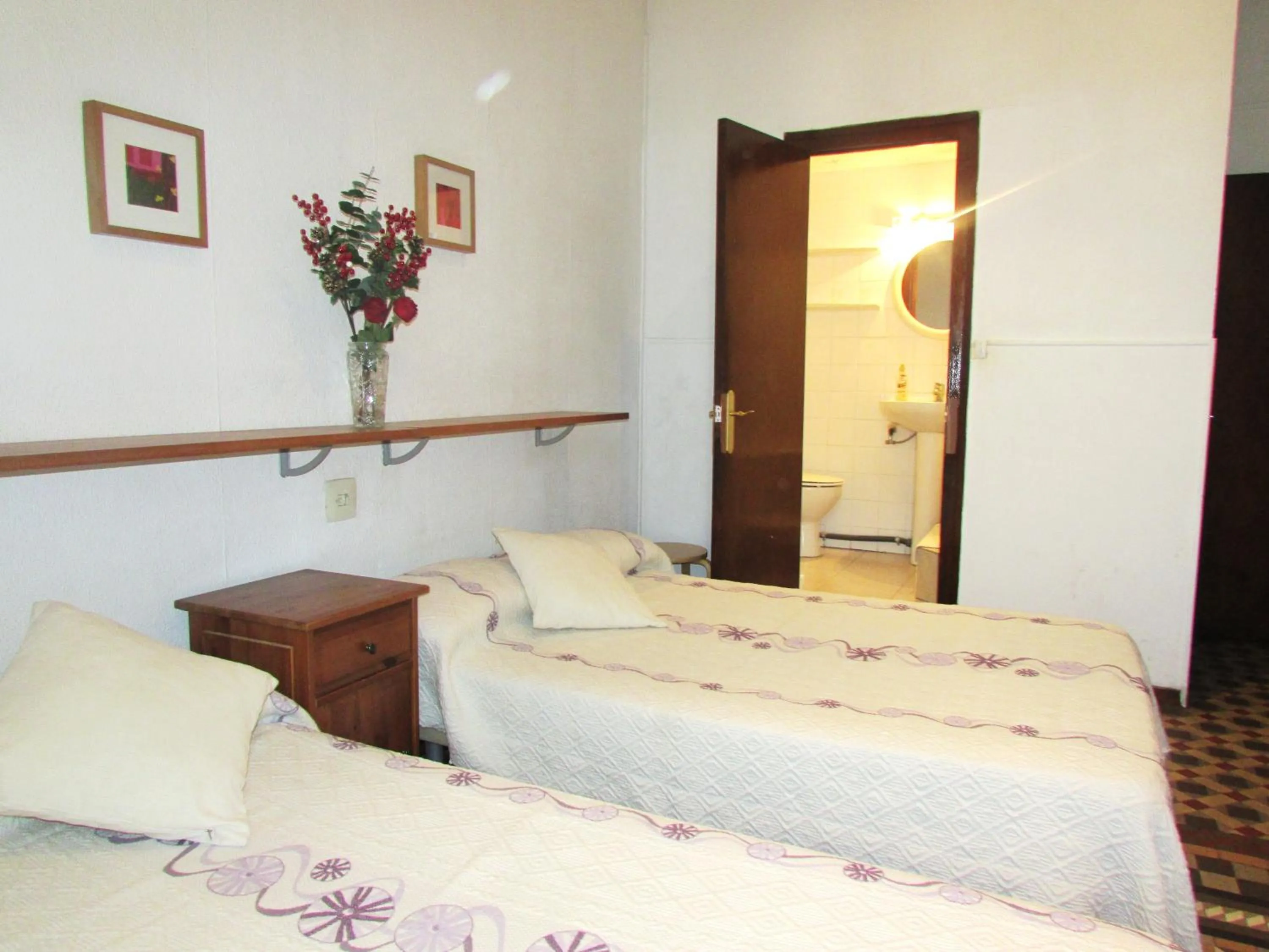 Triple Room in Hostal Lima