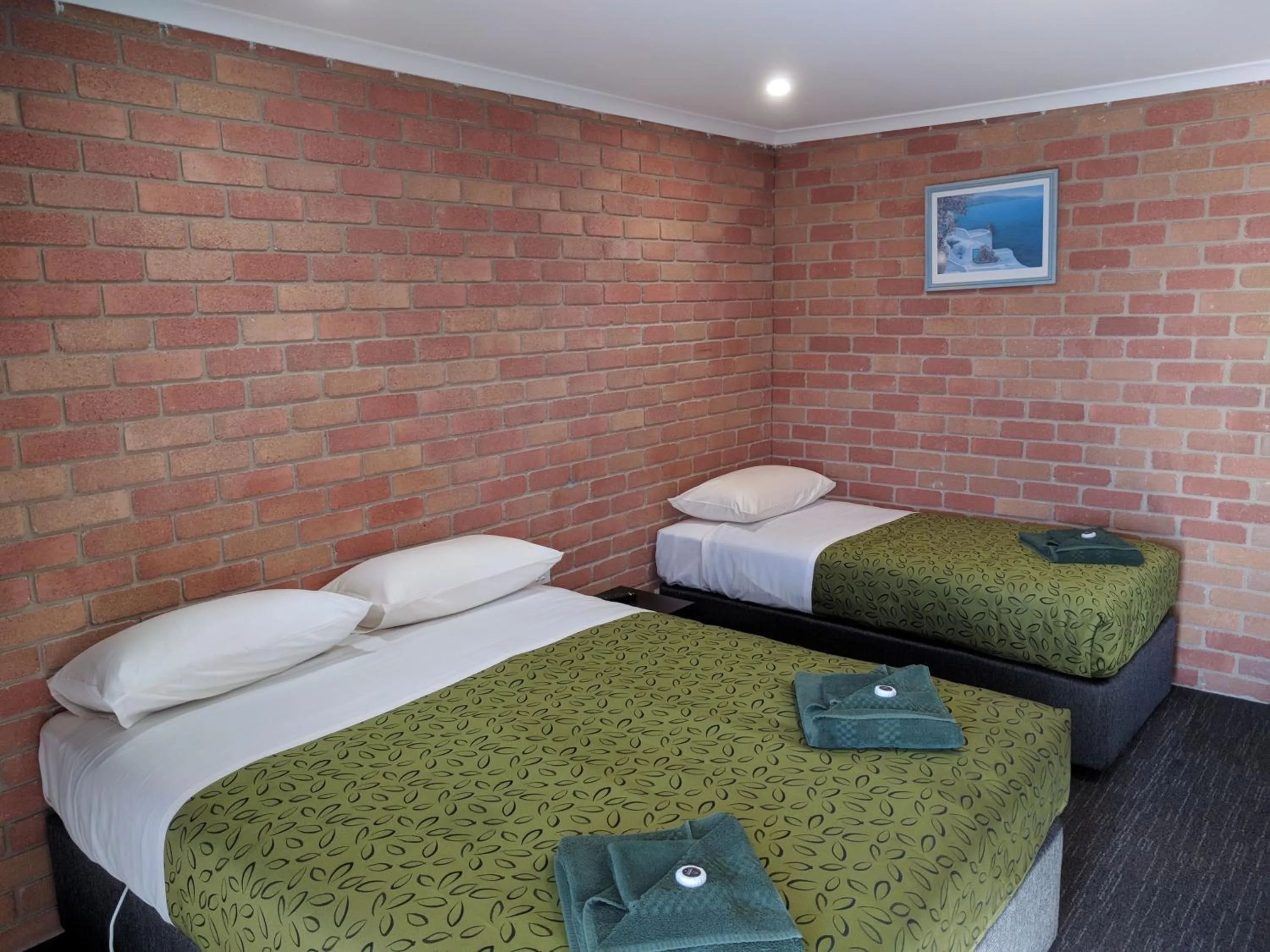Bed in Travellers Inn Kaniva