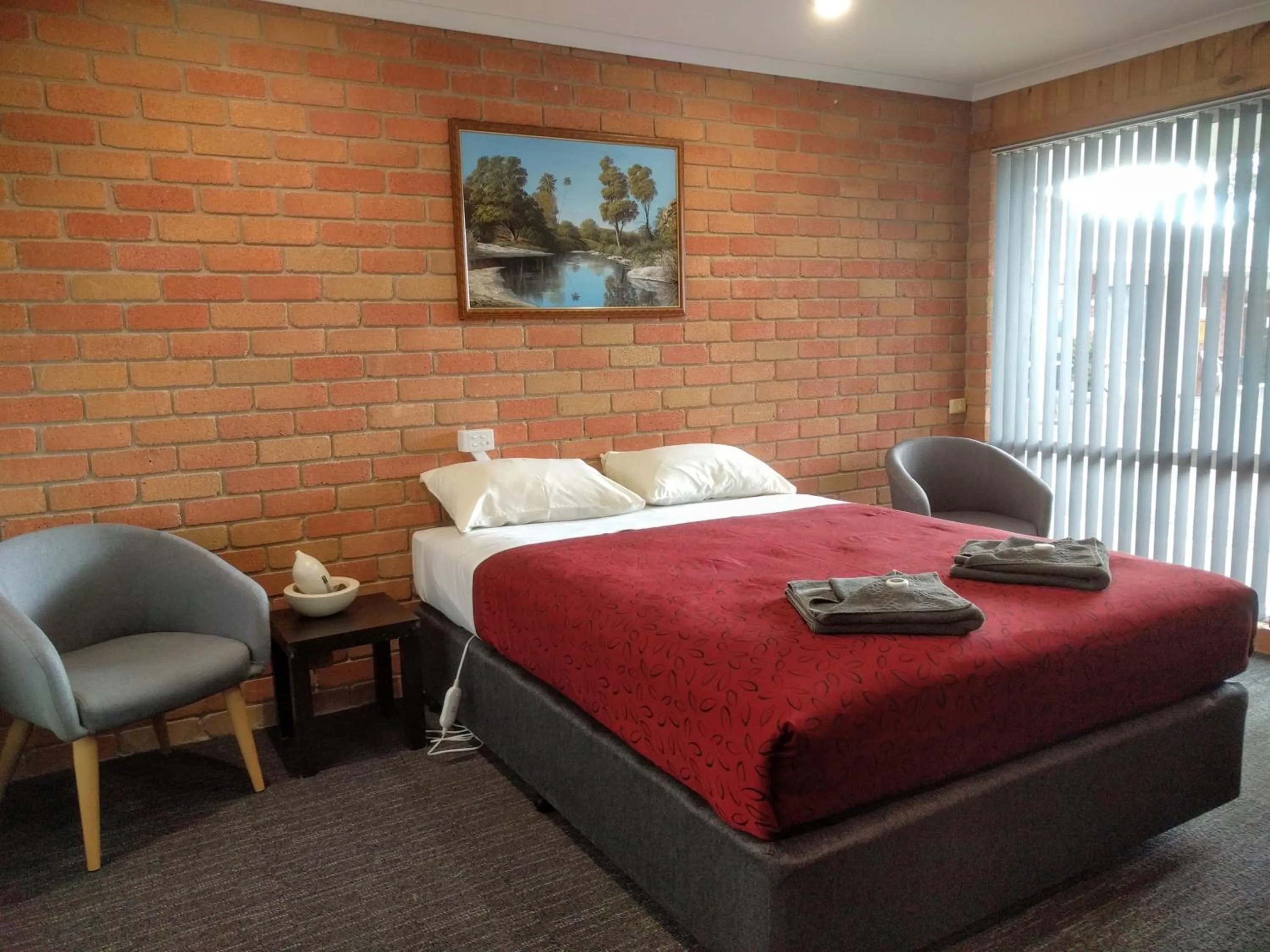 Bed in Travellers Inn Kaniva