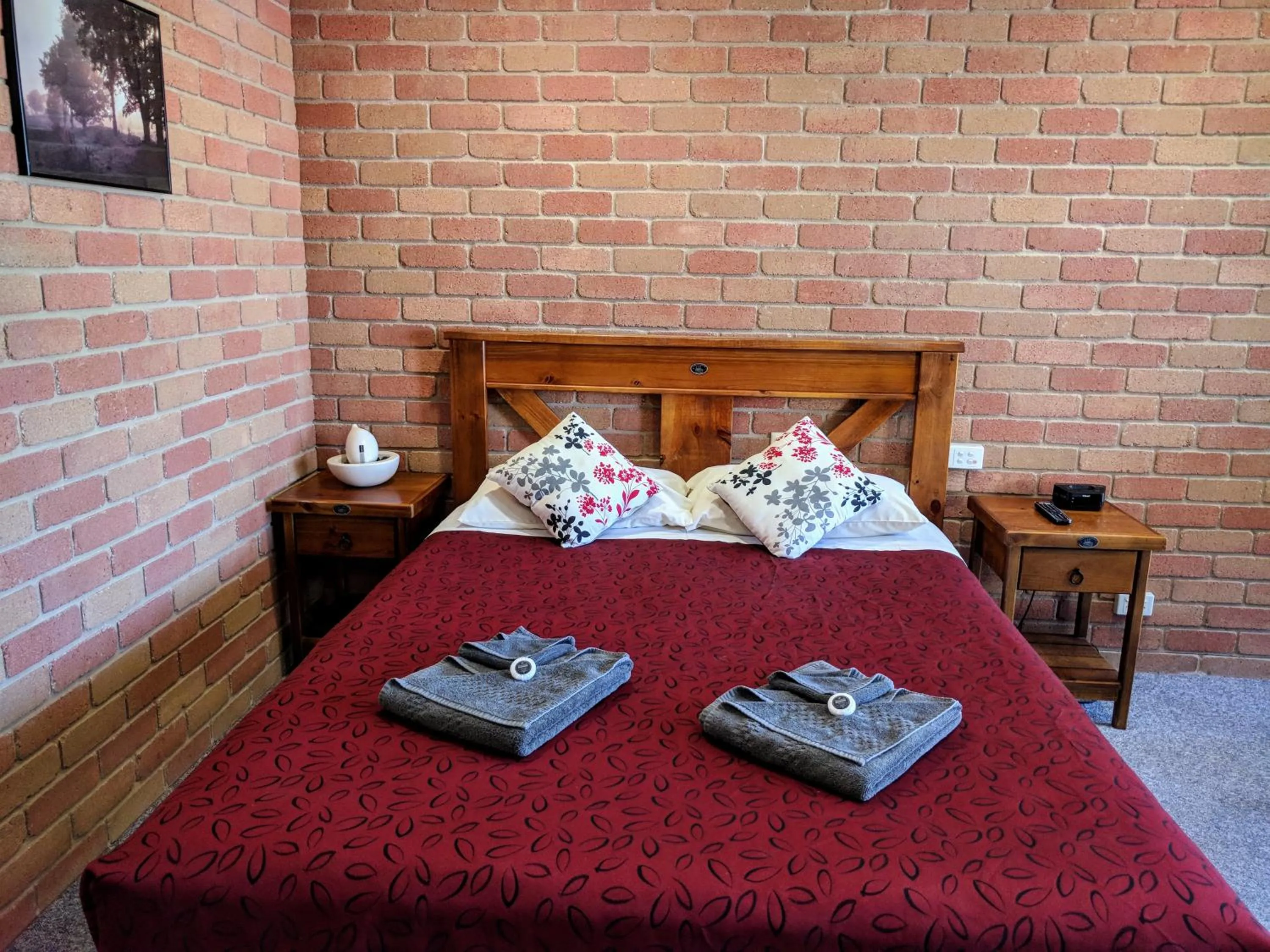 Bed in Travellers Inn Kaniva