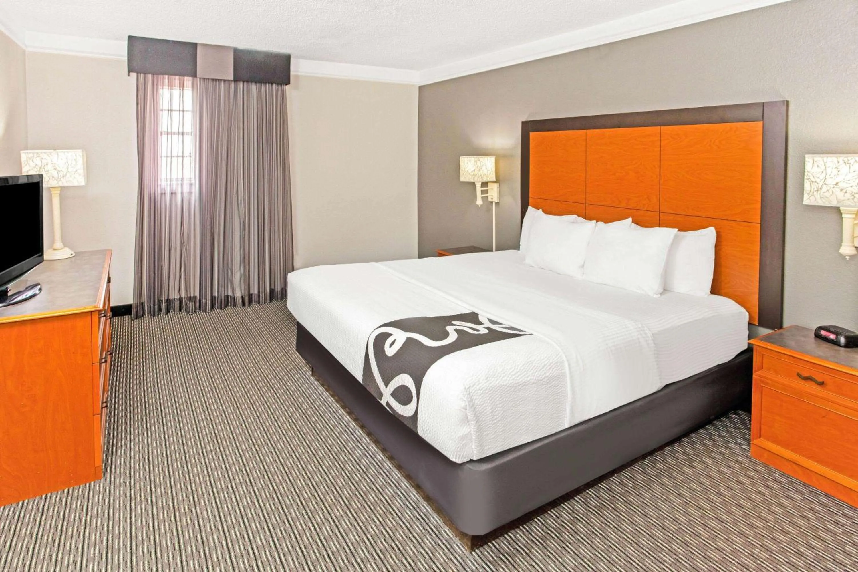 Photo of the whole room in La Quinta Inn by Wyndham Wichita Falls Event Center North