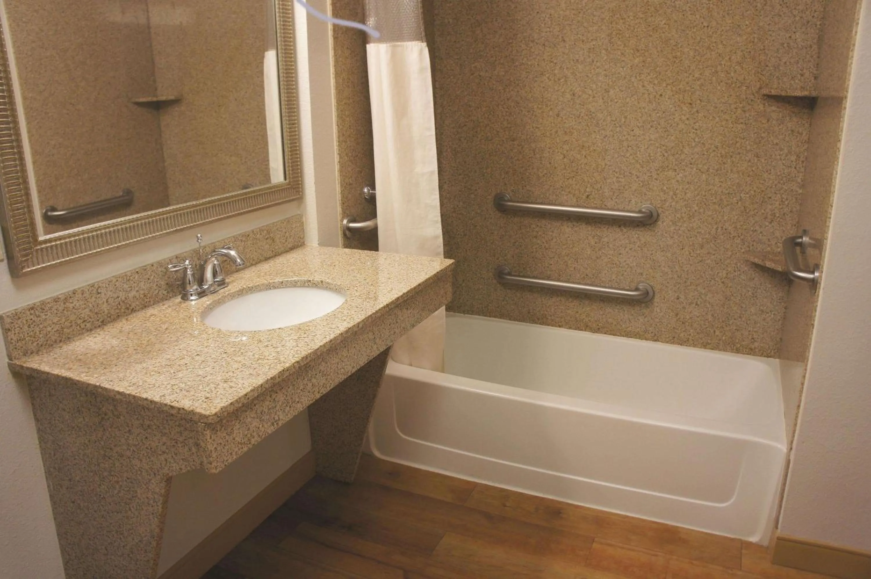 Photo of the whole room in La Quinta by Wyndham Tucumcari