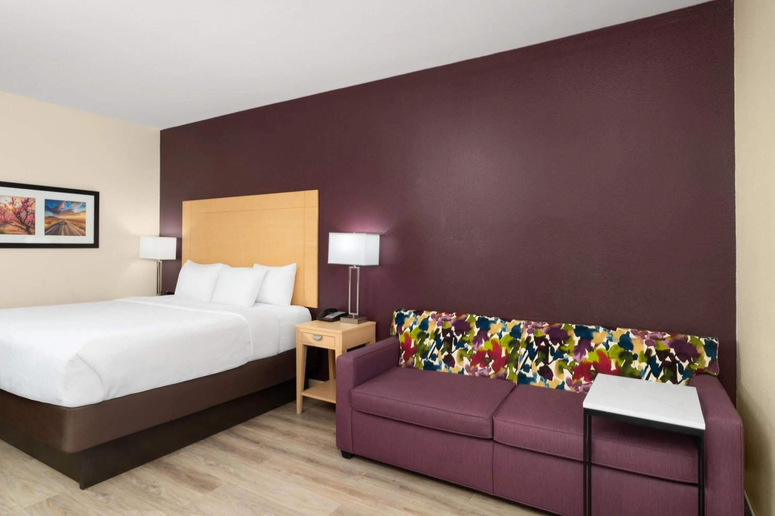 Photo of the whole room, Bed in La Quinta by Wyndham Tucumcari