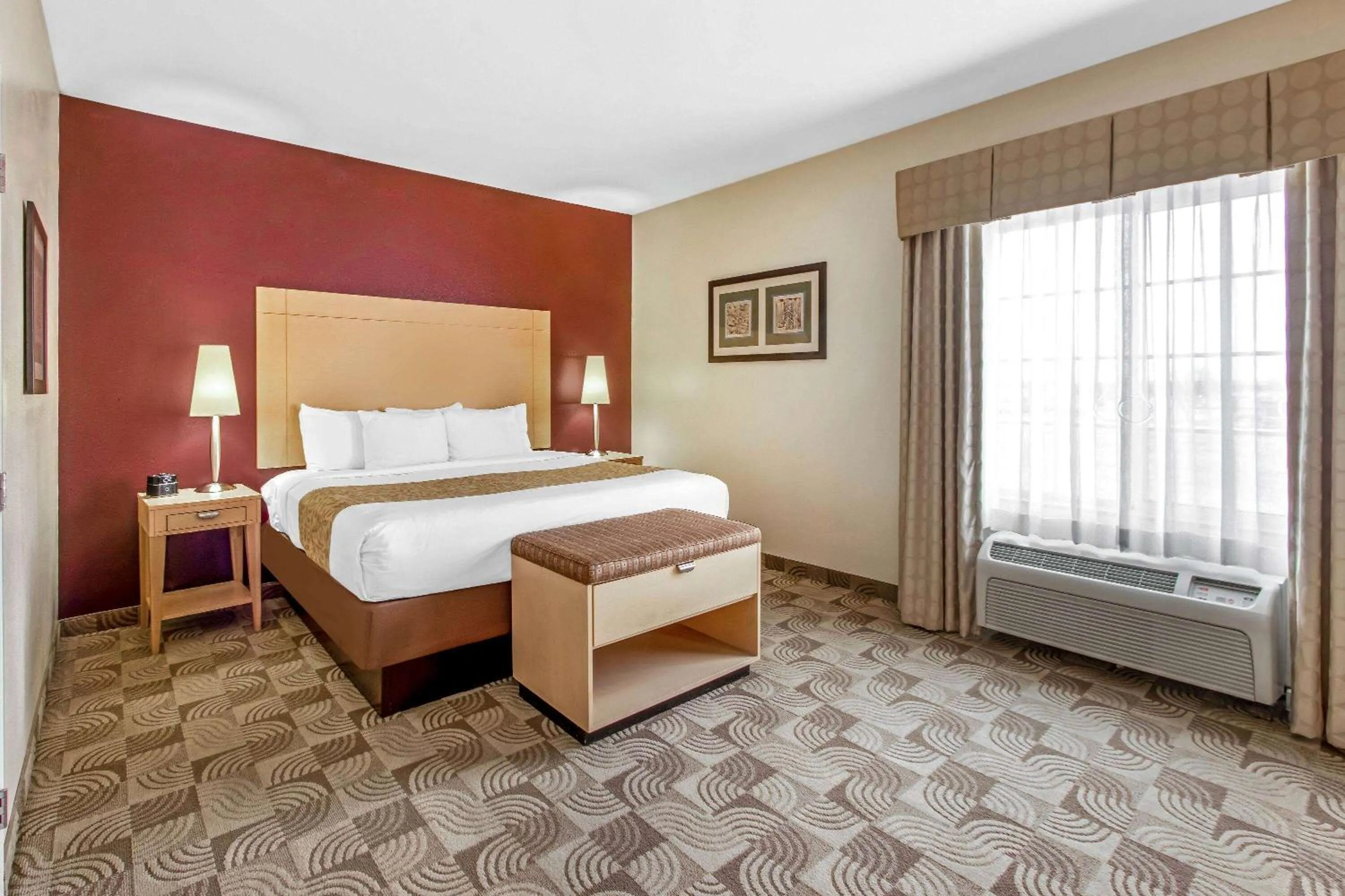 Photo of the whole room in La Quinta by Wyndham Tucumcari